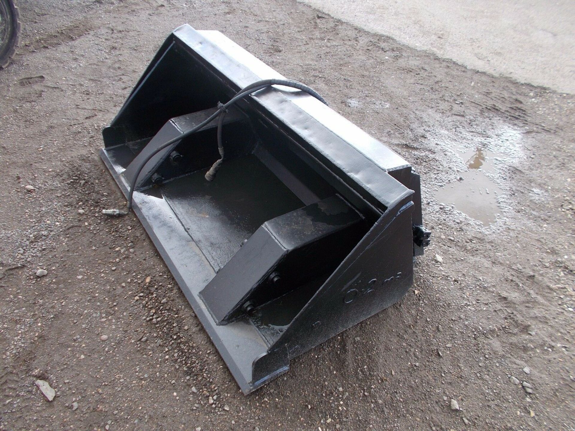 Bobcat Tipping Bucket - Image 4 of 4