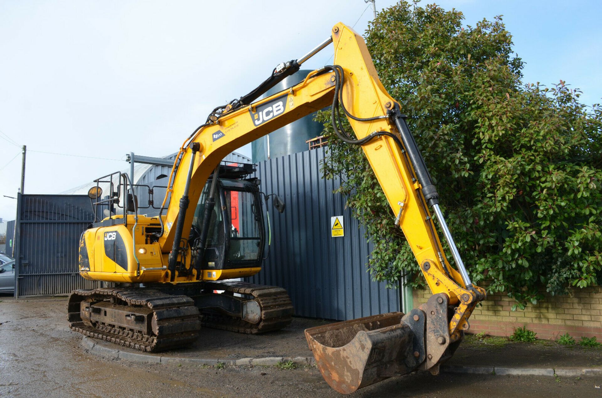 JCB JS130 LC Excavator 2014 - Image 3 of 12