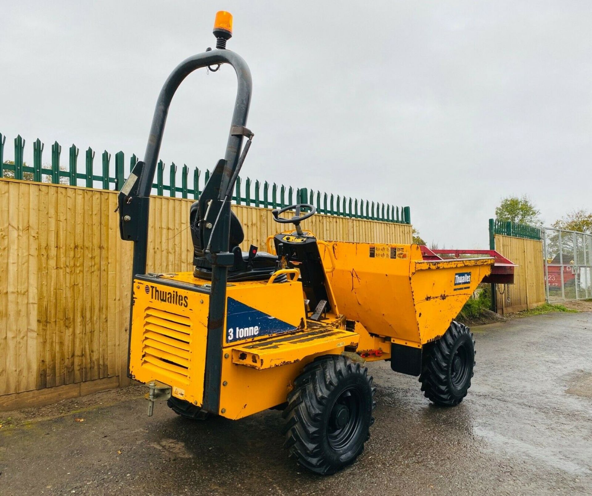 Thwaites MACH 570 3 Tonne Straight Tip Dumper 2013 - Image 4 of 11