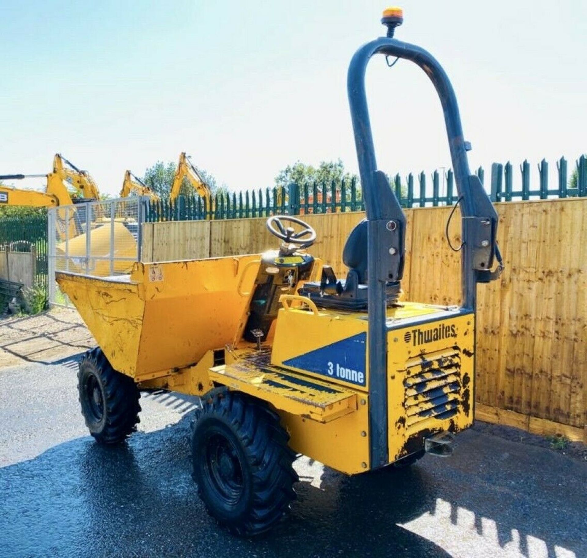 Thwaites MACH 570 3 Tonne Straight Tip Dumper 2010 - Image 5 of 12