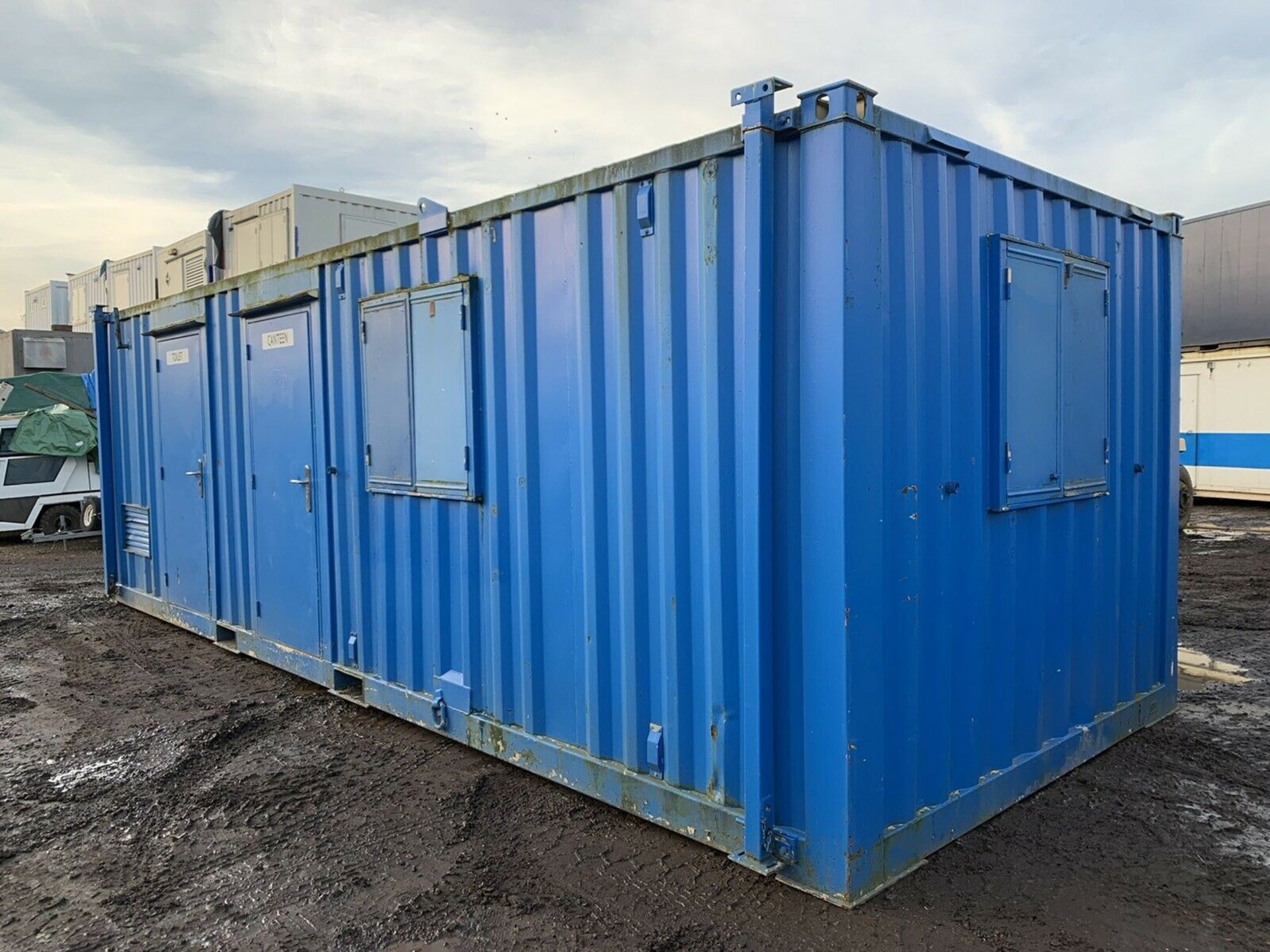 Anti Vandal Steel Portable Welfare Unit Complete With Generator 26ft x 10ft - Image 3 of 10