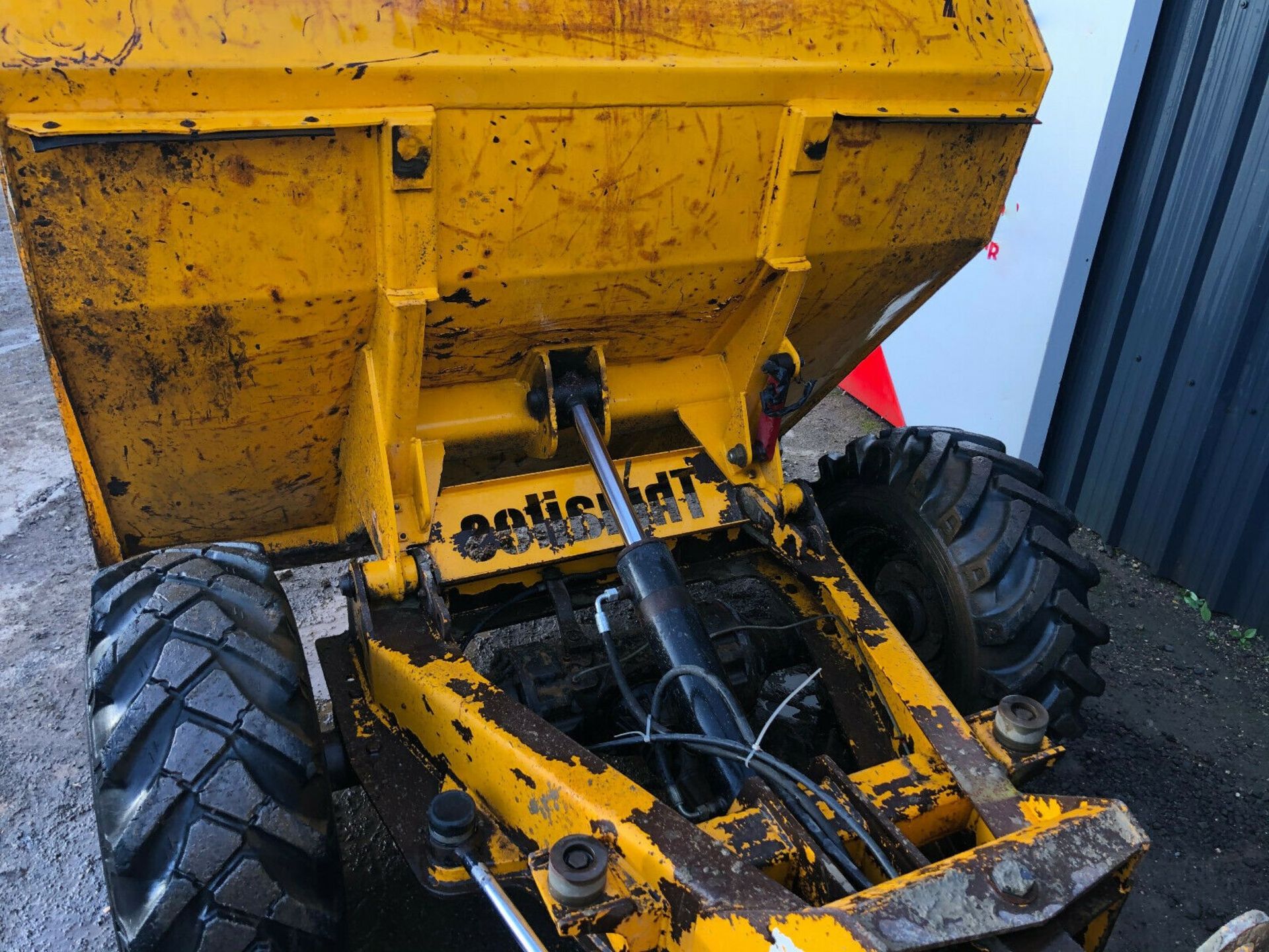 Thwaites 3 Tonne Straight Tip Dumper 2005 - Image 9 of 12