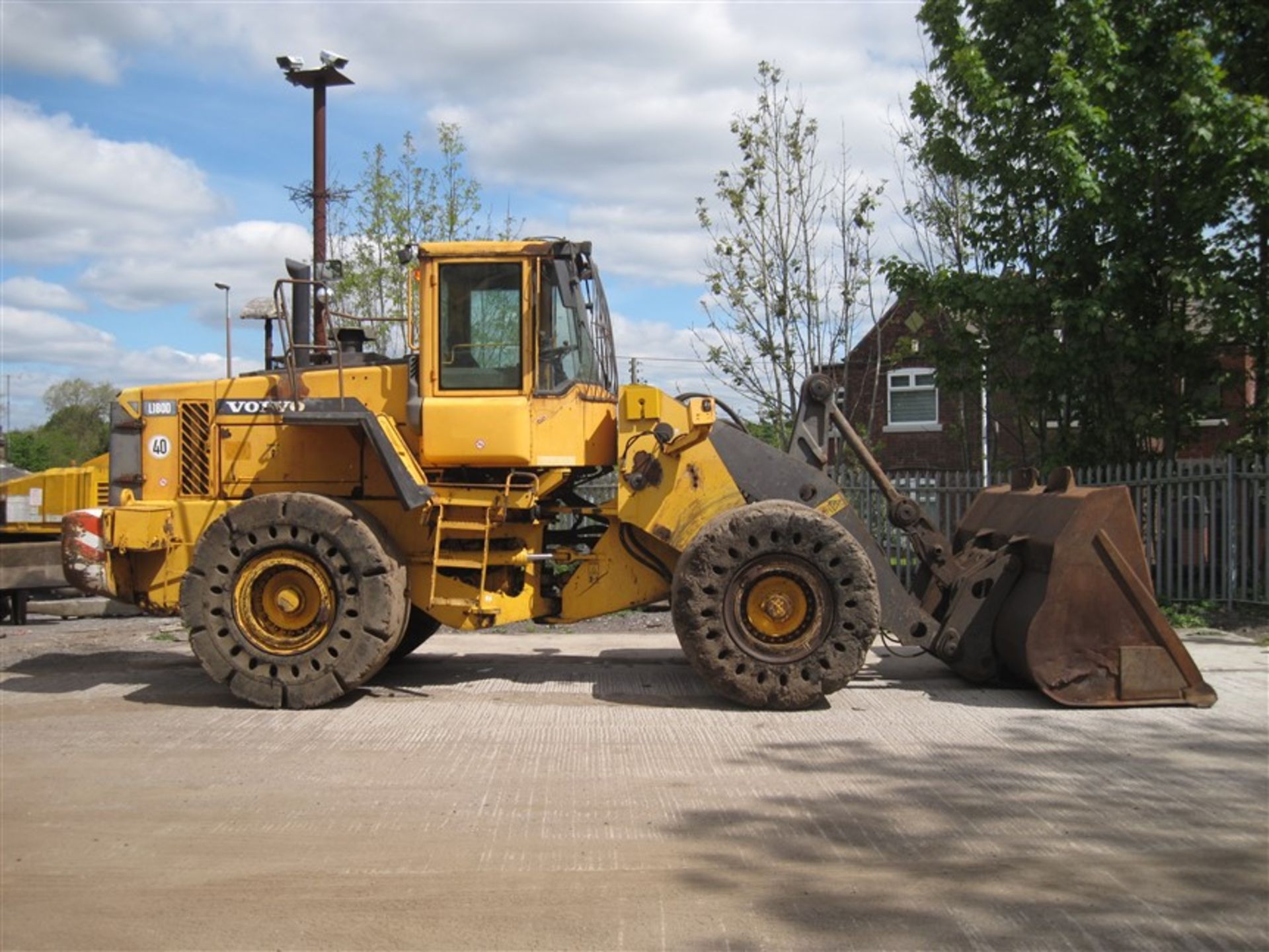 Volvo L180D Loading Shovel 2000