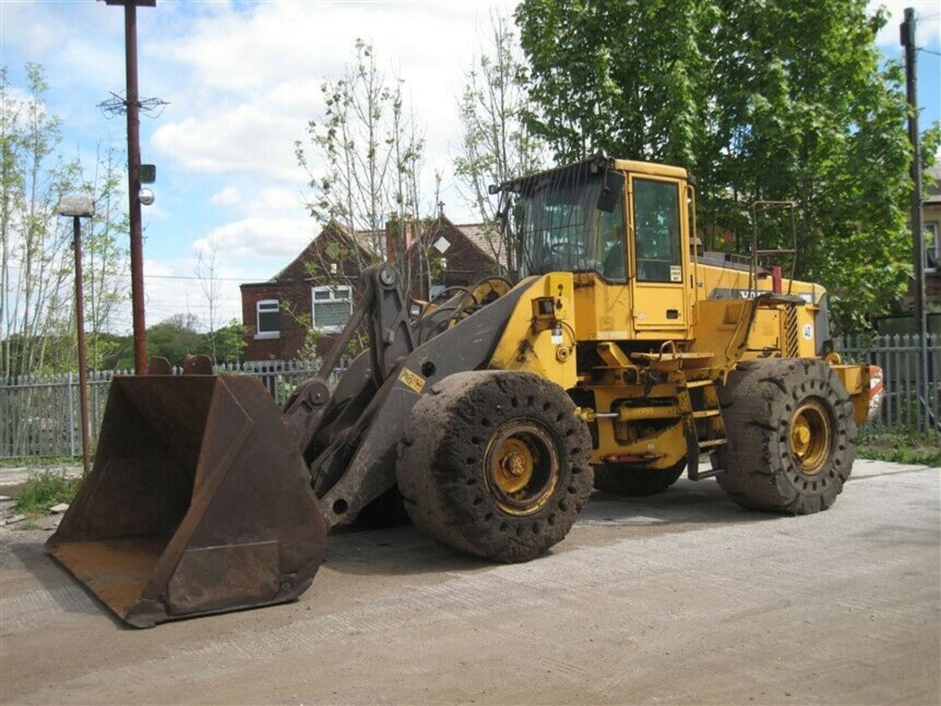 Volvo L180D Loading Shovel 2000 - Image 3 of 8