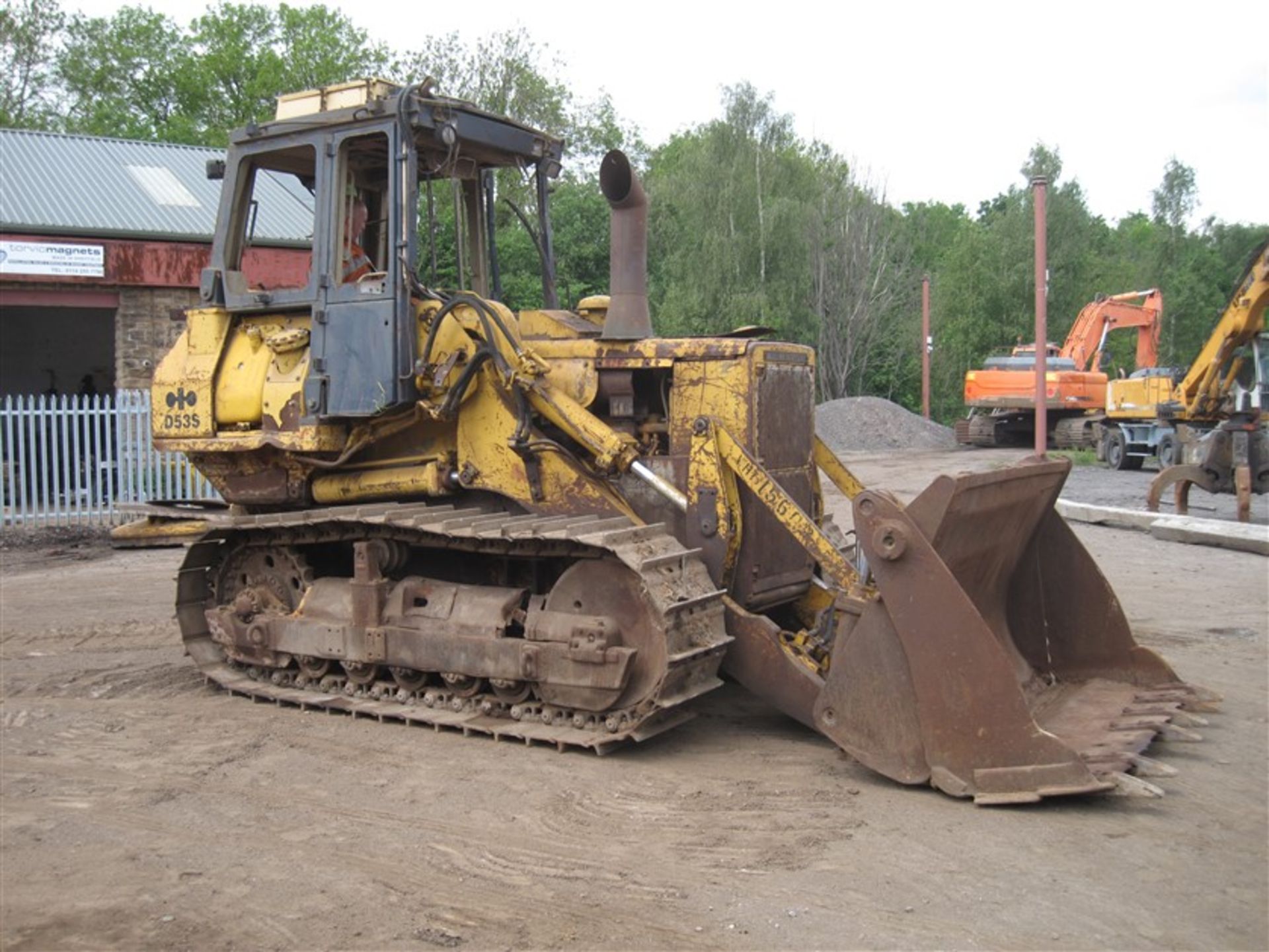 Komatsu D53S-17 1990 Tracked Loading Shovel