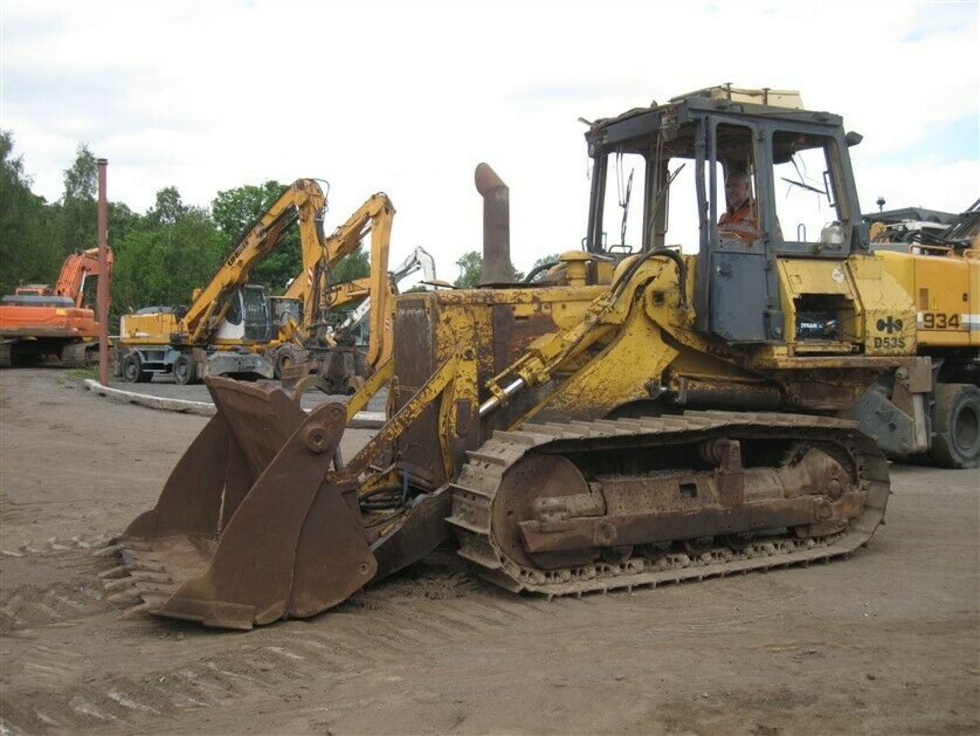 Komatsu D53S-17 1990 Tracked Loading Shovel - Image 6 of 7