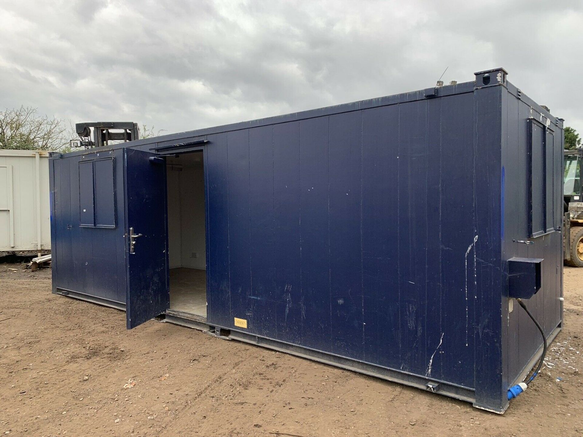 Anti Vandal Steel Portable Site Office 24ft x 9ft - Image 2 of 7