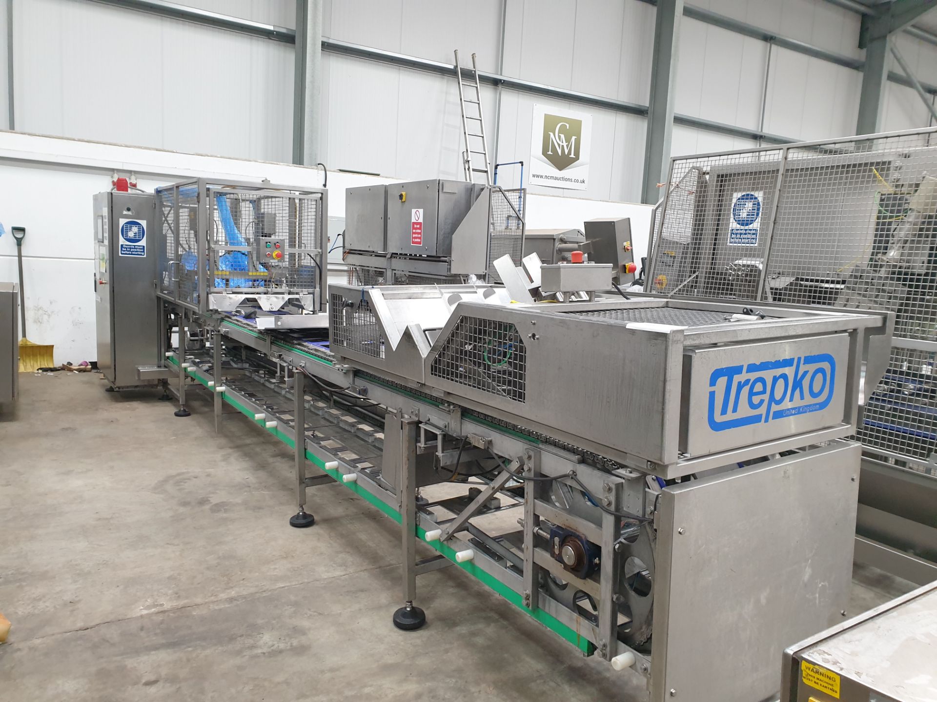 Trepko Sandwich Triangular Cartoning Machine with Card In-Feed to Dual Lane Manual Sandwich Placemen - Image 2 of 18