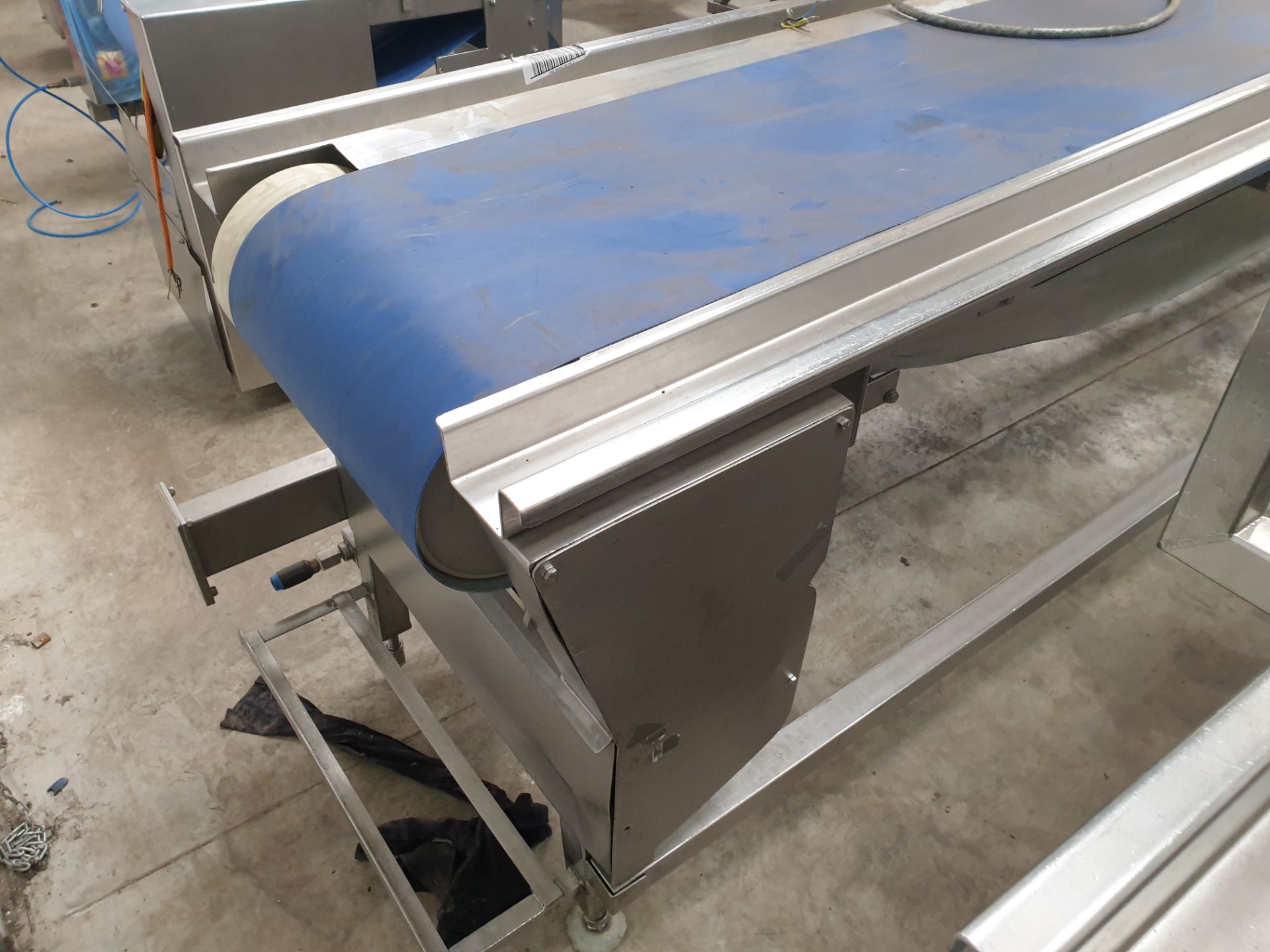 Continuous Belt Assembly Conveyor with Variable Speed Control - Image 8 of 10