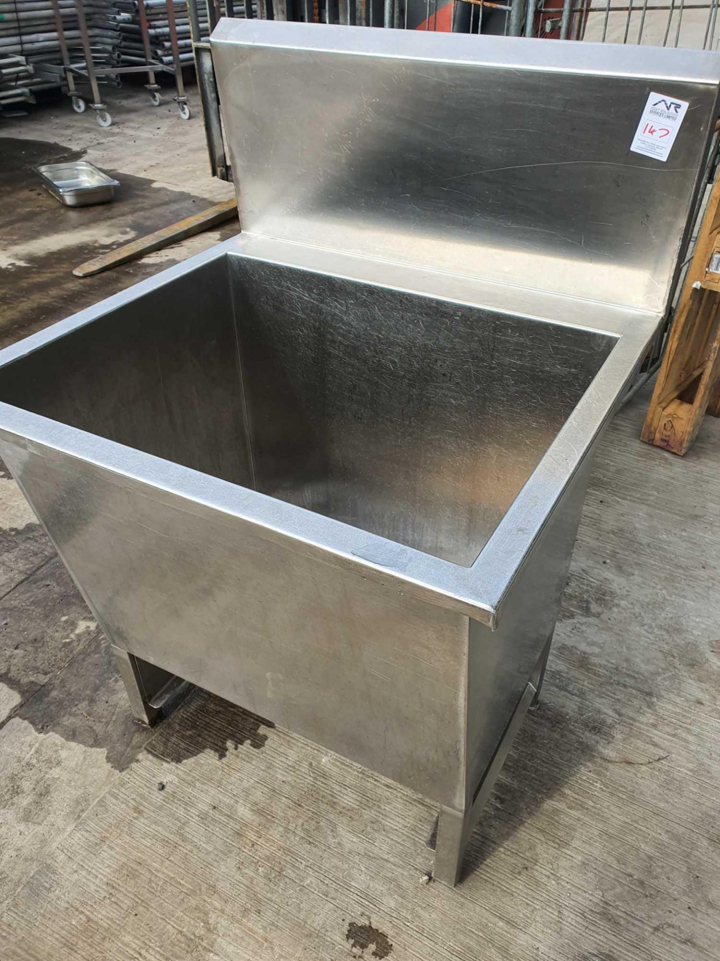 Stainless steel sink