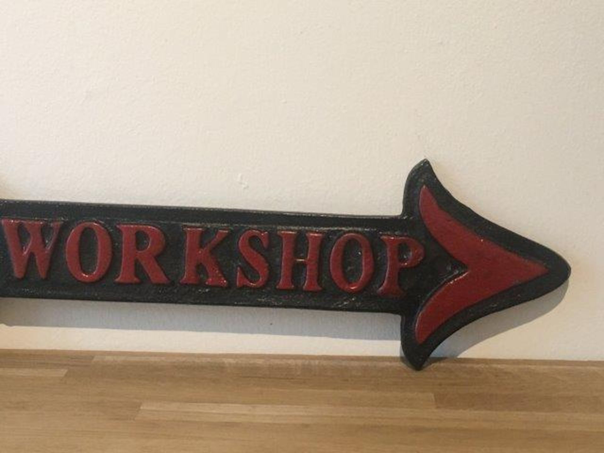 Triumph Motorcycles Cast Iron Workshop Arrow Sign - Image 3 of 3