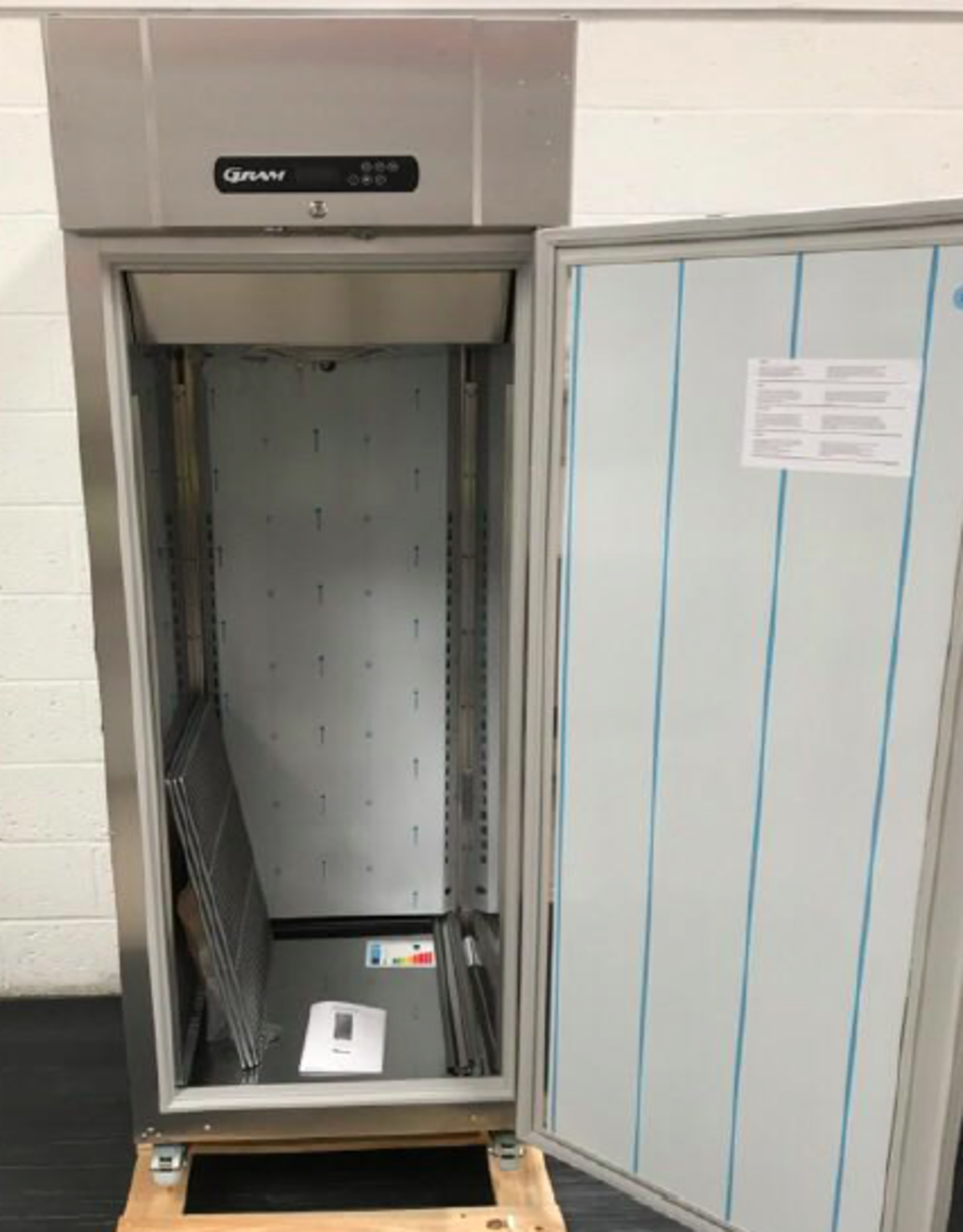 Single Door Refrigerator Standard PLUS F 69 FFG C1 3N