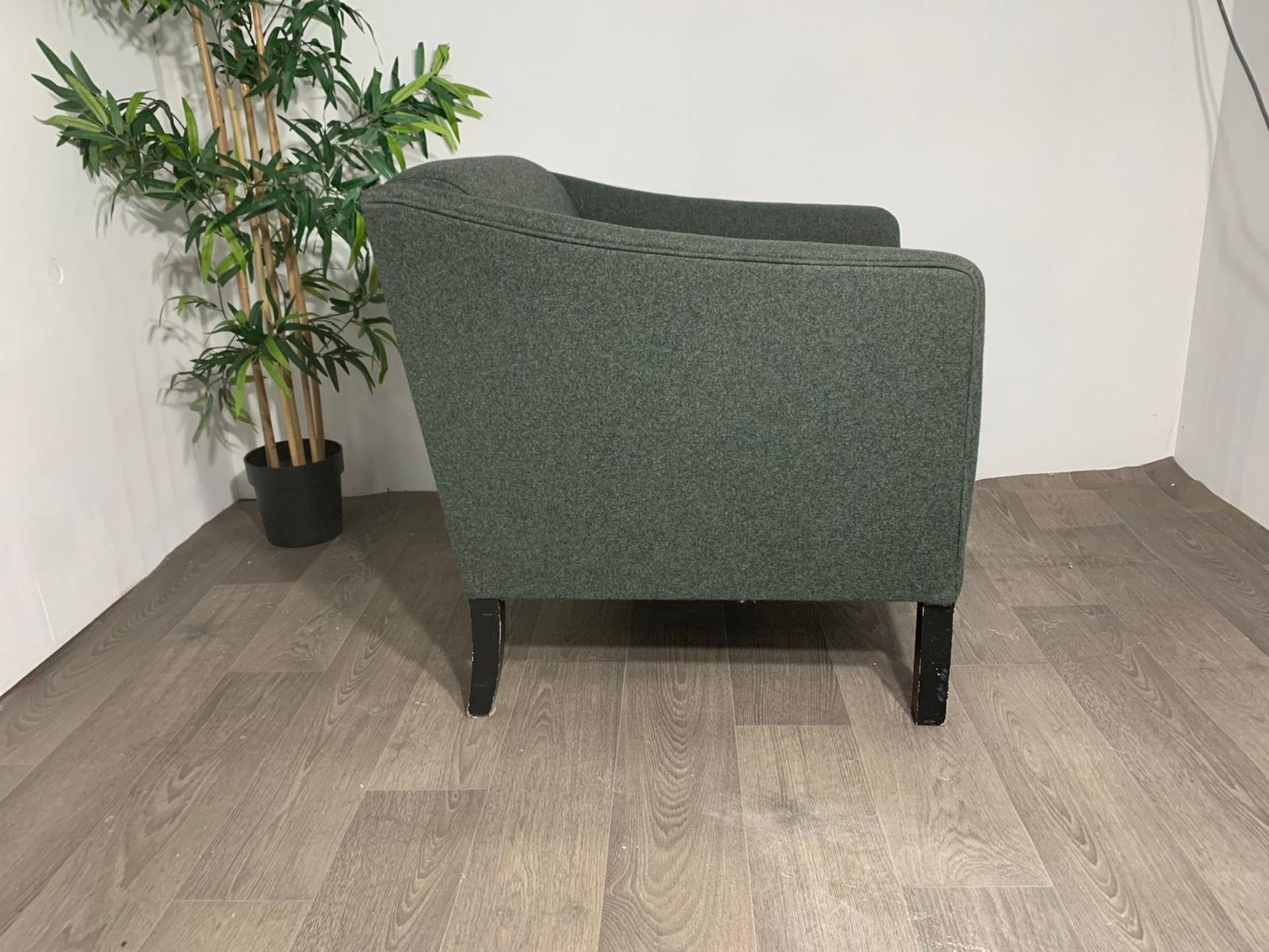 Green Commercial Grade Lounge Chair - Image 5 of 6