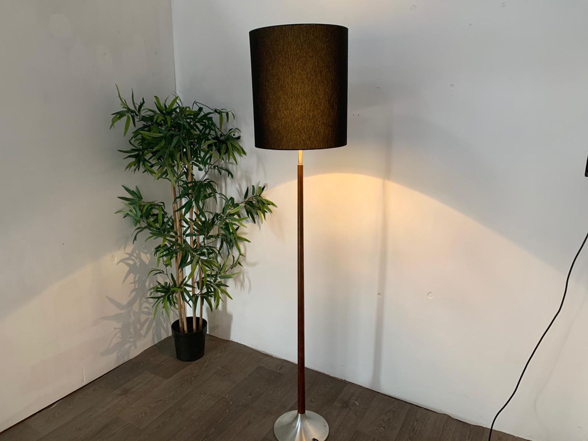 Floor Lamp - Image 5 of 6