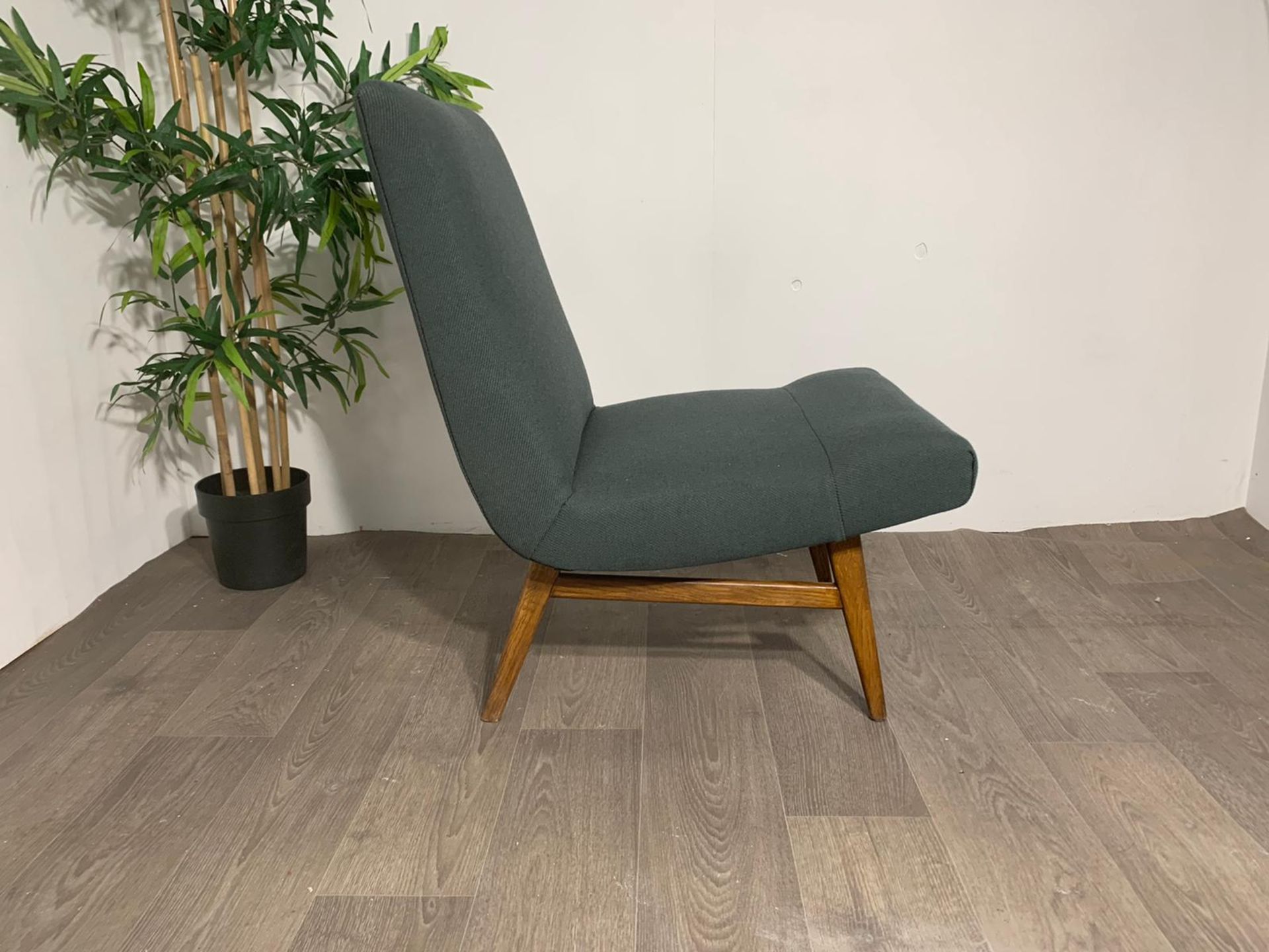 Green Commercial Grade Lounge Chair - Image 2 of 8