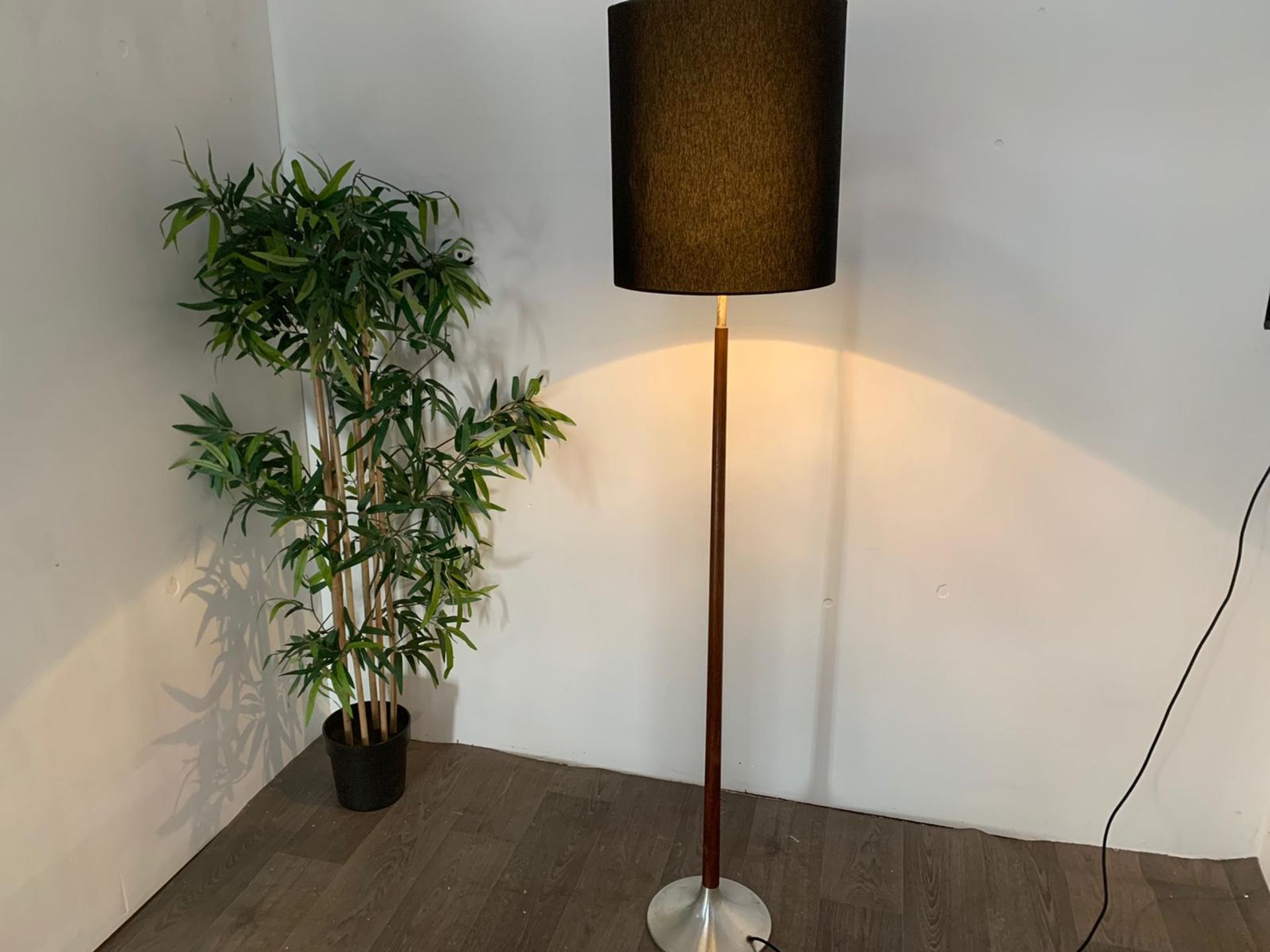 Floor Lamp - Image 5 of 6