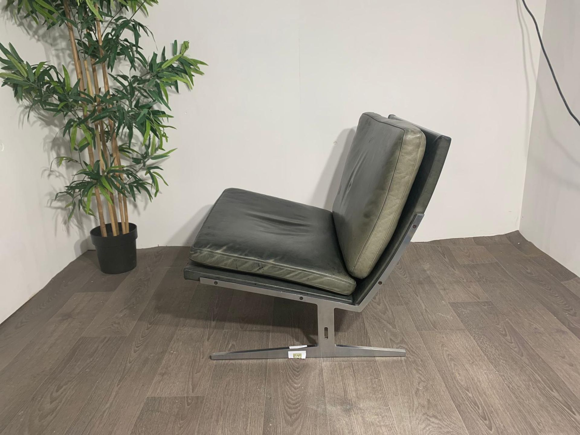 Green Leather Lounge Chair - Image 6 of 10