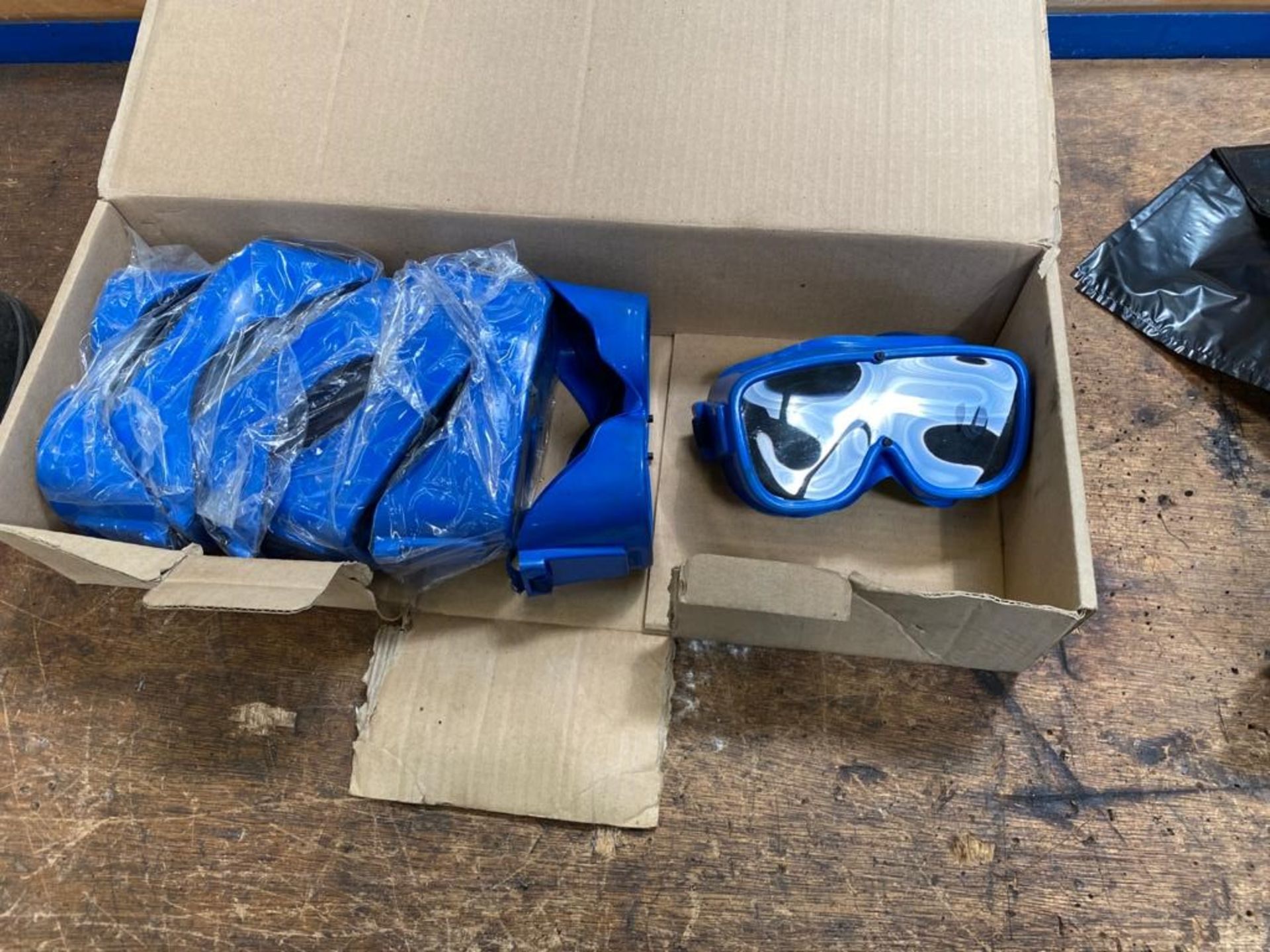 Blue Safety Goggles 2 x Boxes - Image 2 of 4