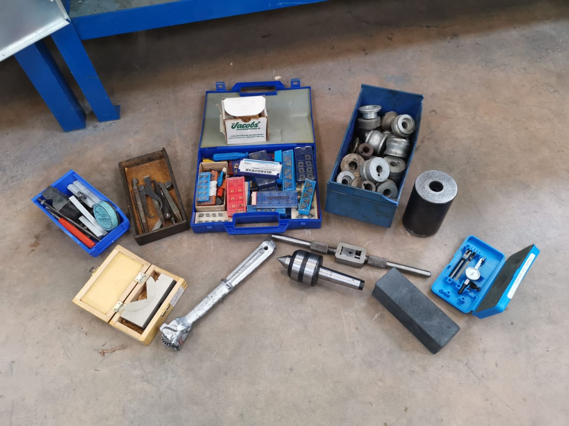 Miscellaneous Lot Compromising of Plumb Line, Tapping items, Measuring Callipers and Thread Tappers