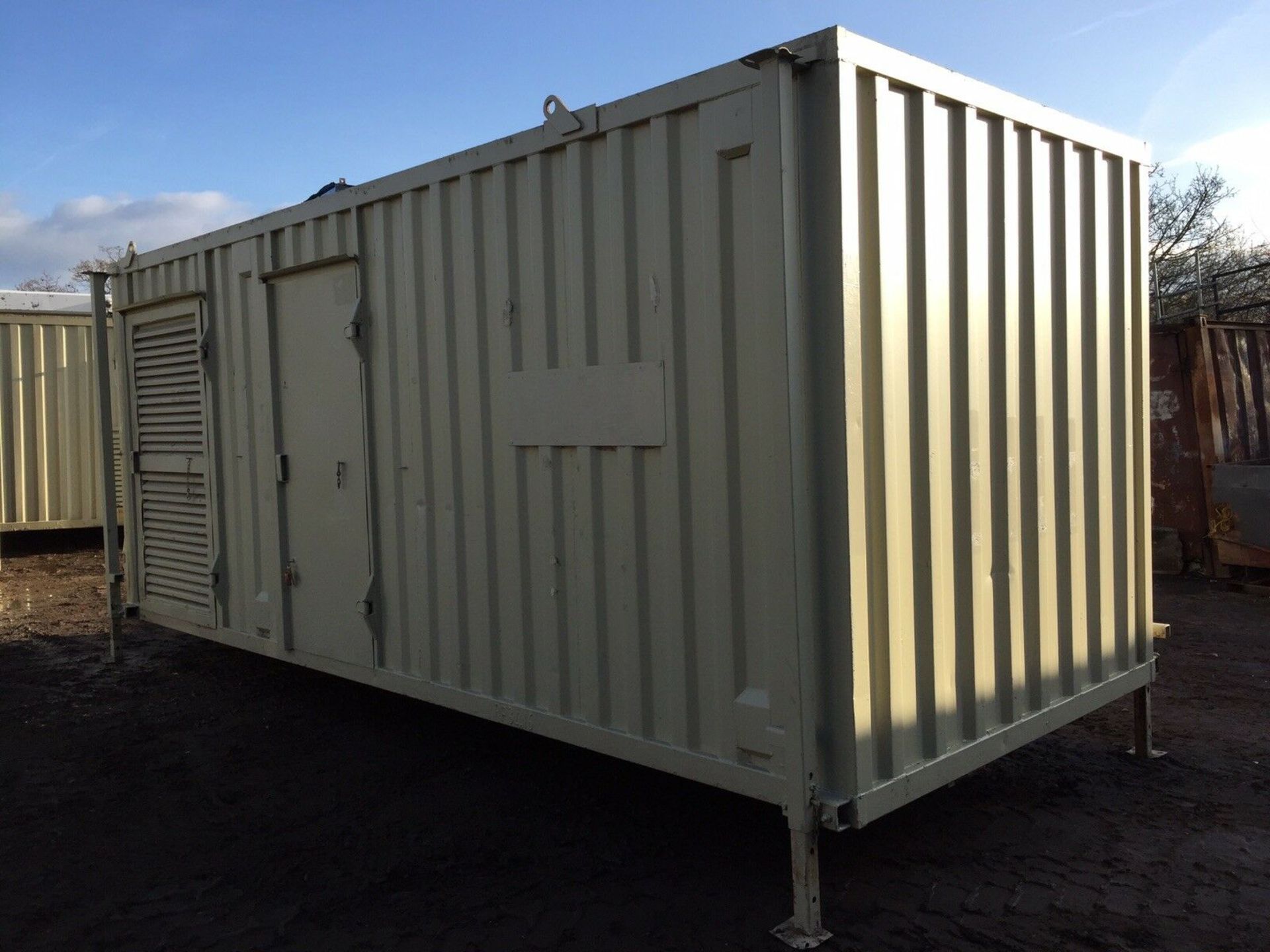 Anti Vandal Steel Welfare Unit Complete With Generator - Image 3 of 12