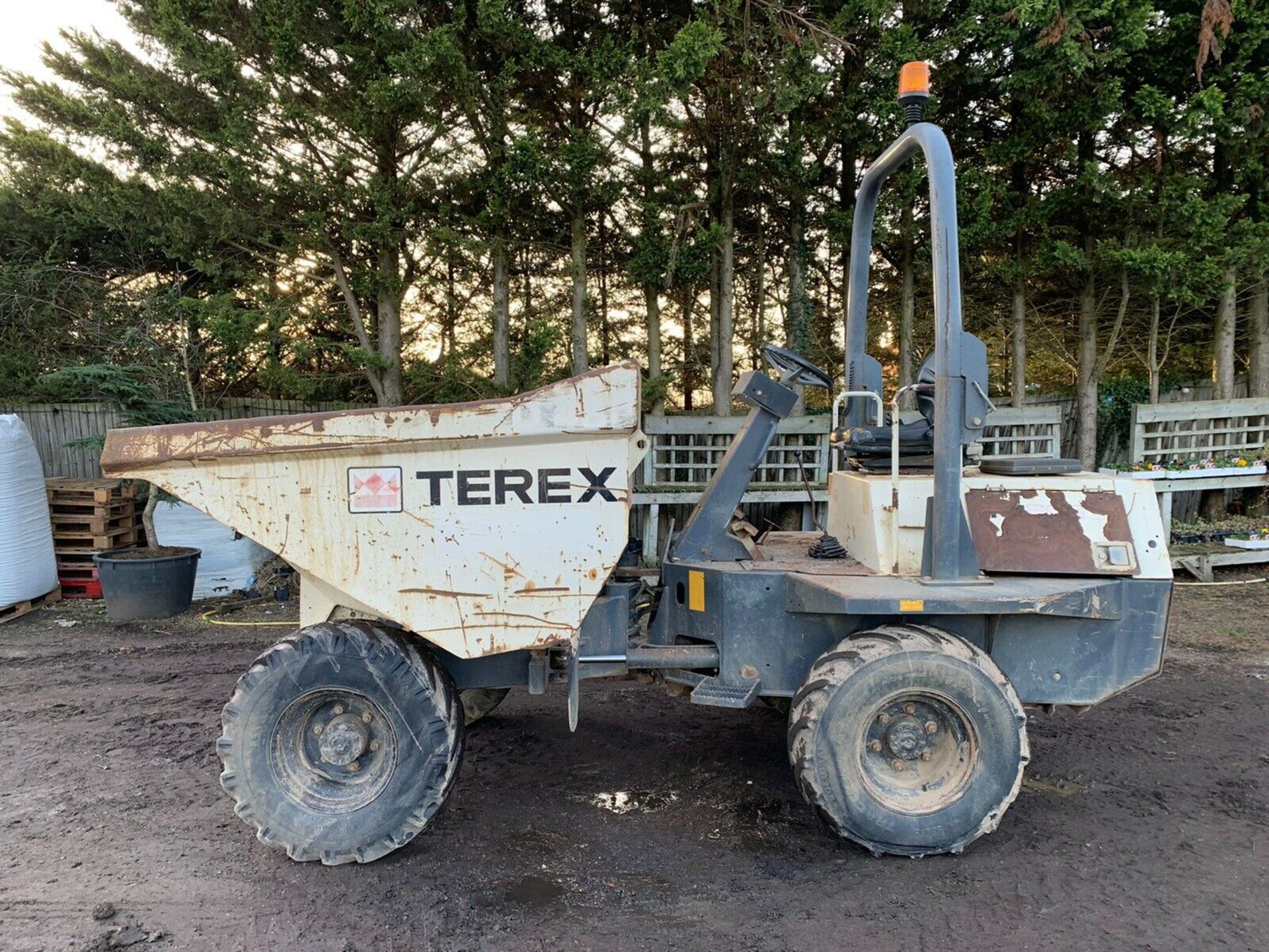 Terex 3 Ton Straight Tip Dumper Year 2010 - Image 7 of 10
