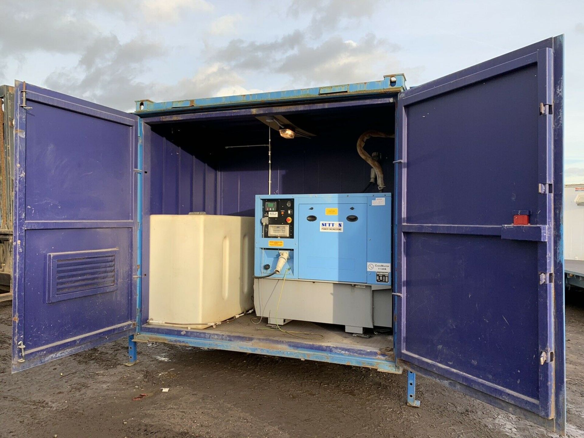 Anti Vandal Steel Portable Welfare Unit Complete With Generator - Image 2 of 8