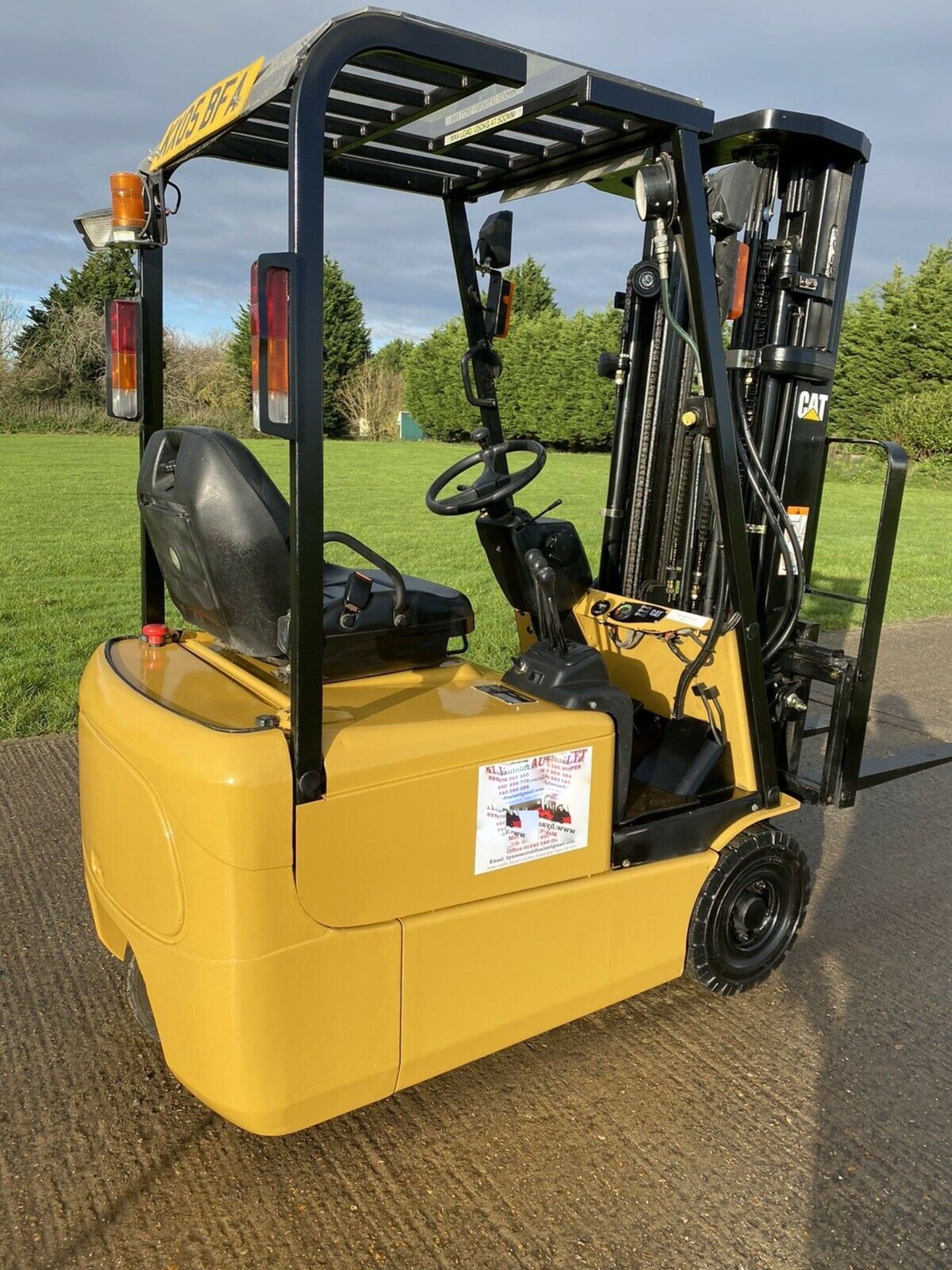 Cat Electric Forklift Container Spec - Image 4 of 6