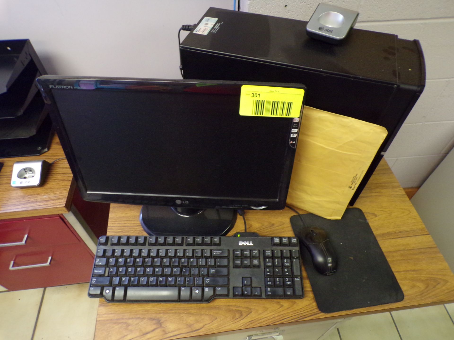 Dell PC Vostro220, LG monitor, File Cabinet