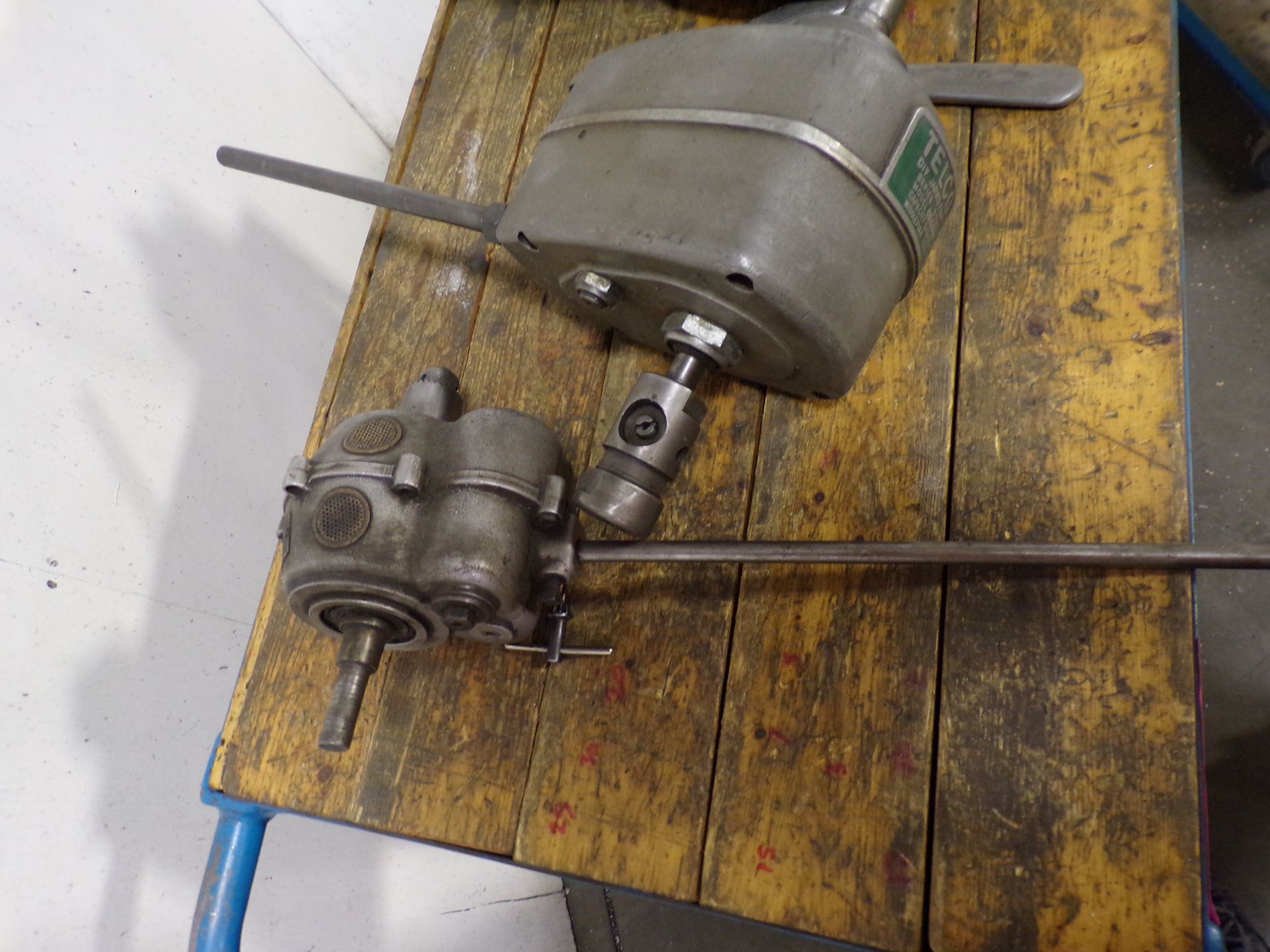 Cart w/milling vise & tapping heads - Image 4 of 5
