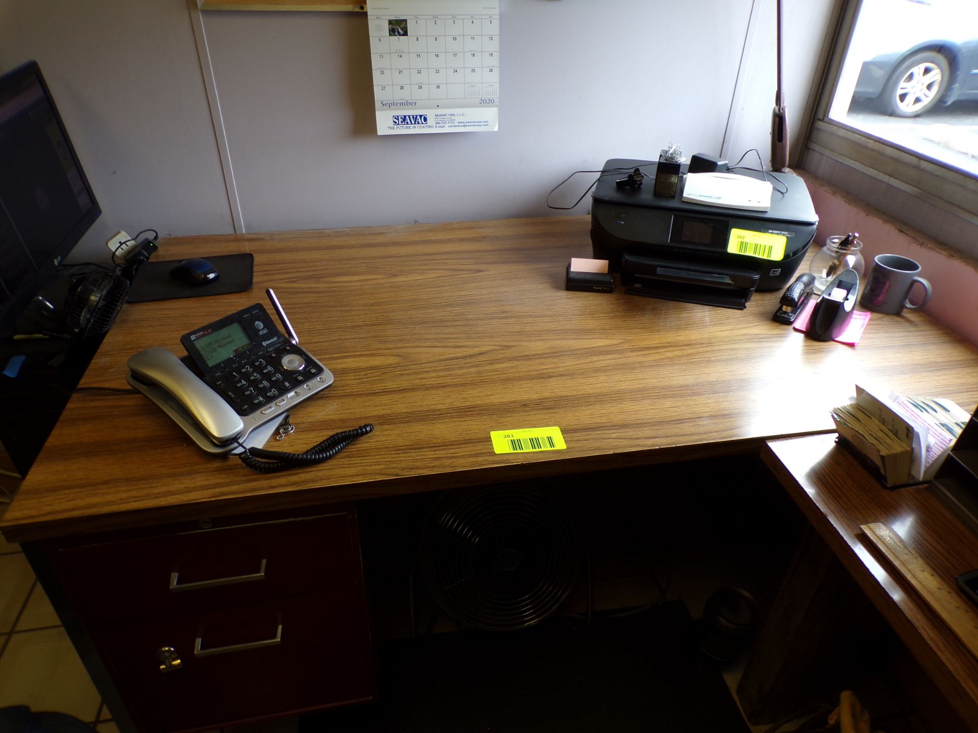 Office desk & Misc. - Image 2 of 6