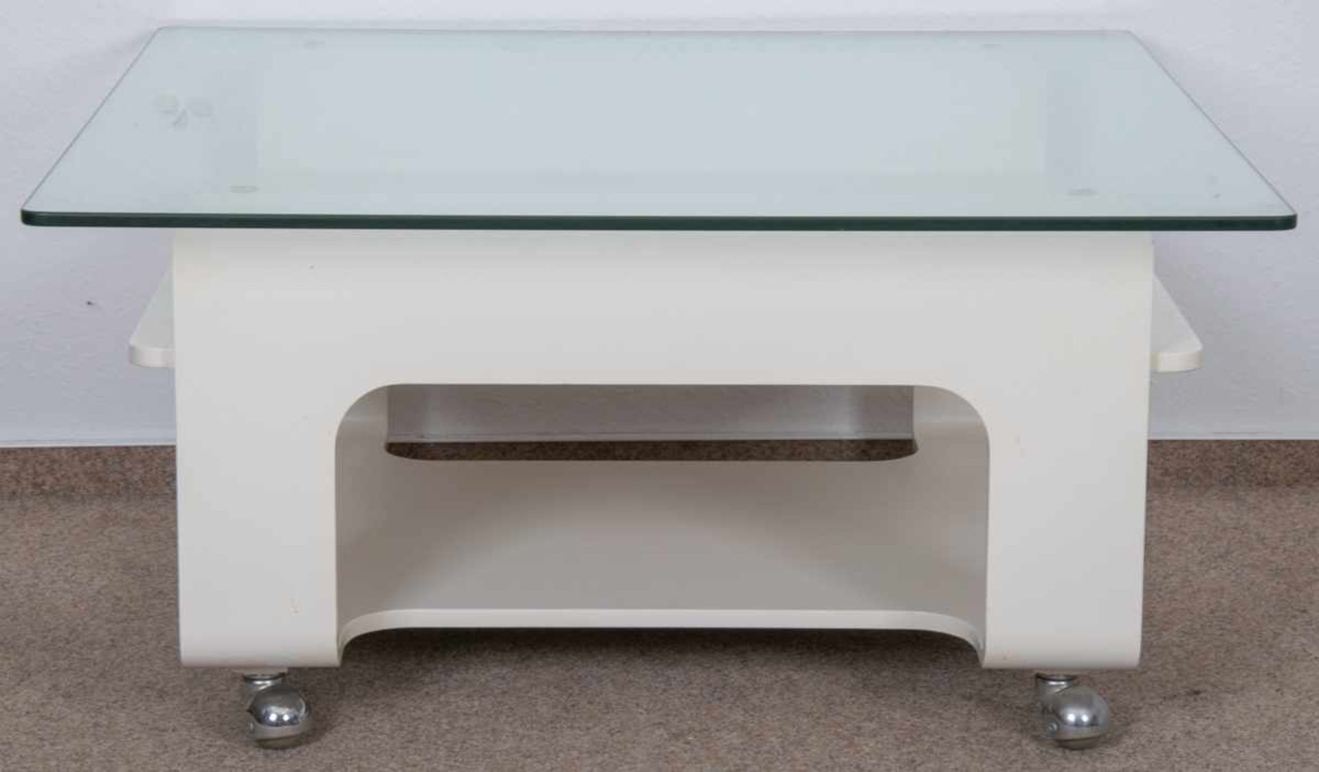 Couchtisch der 1960er/70er Jahre, weiß lackiertes Tischgestell aus gebogenem Holz(?), auf Rollen, - Bild 7 aus 9