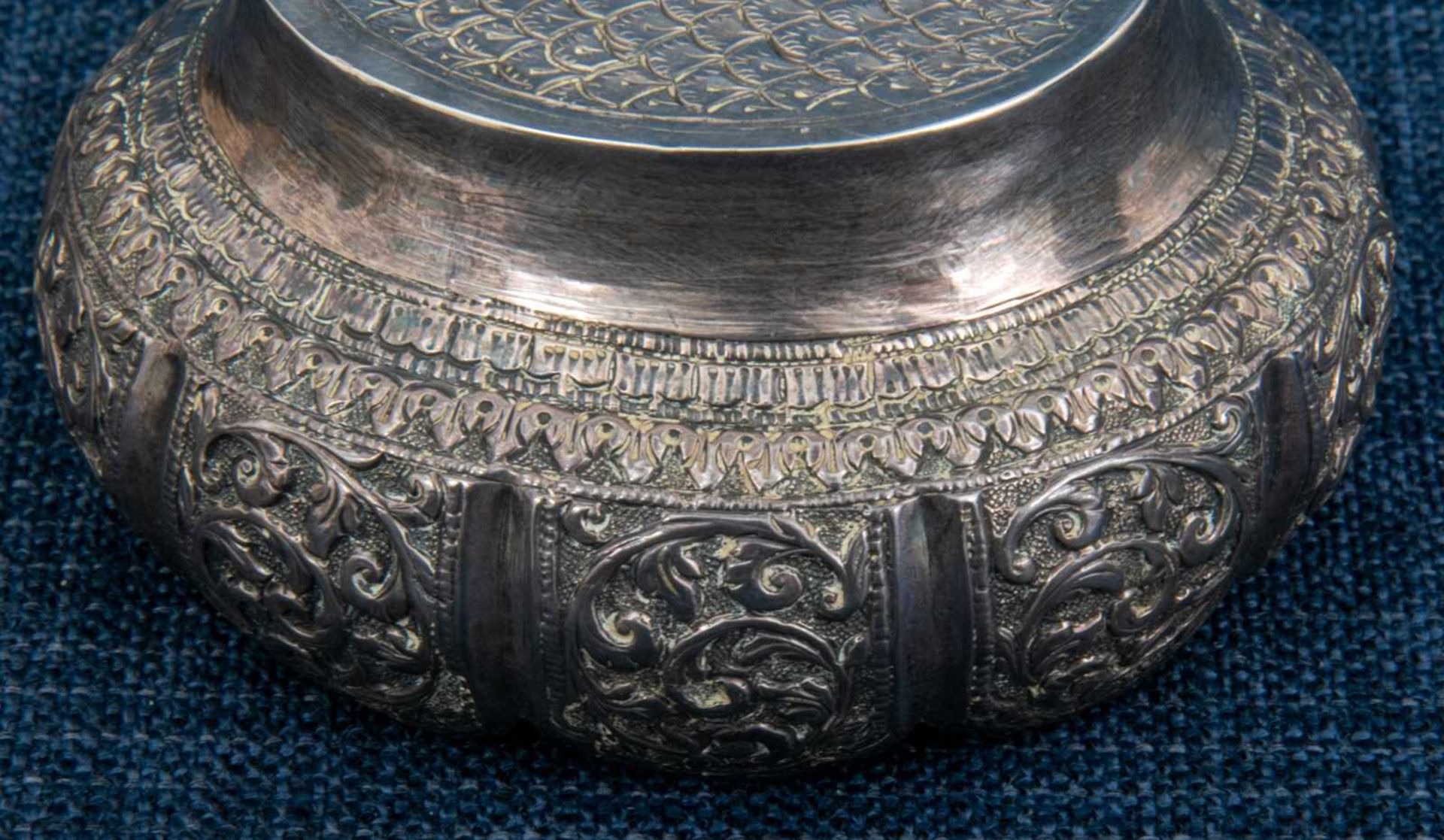 Kleine runde Silberschale, wohl Nordafrika oder vorderer Orient, Silber (ungepunzt), ca. 5 x 11 x 10 - Bild 5 aus 5