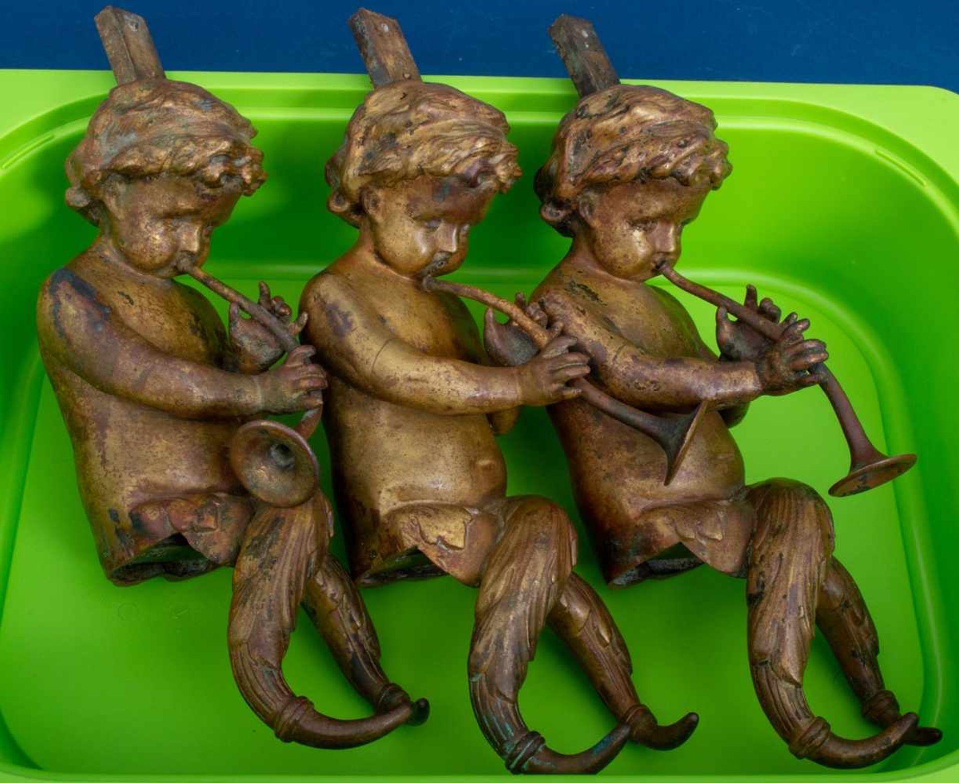 Folge von 3 Plastiken, (Söhne des Neptun/ Poseidon), Bronze, schöner Patinazustand. Eine Trompete - Image 2 of 13