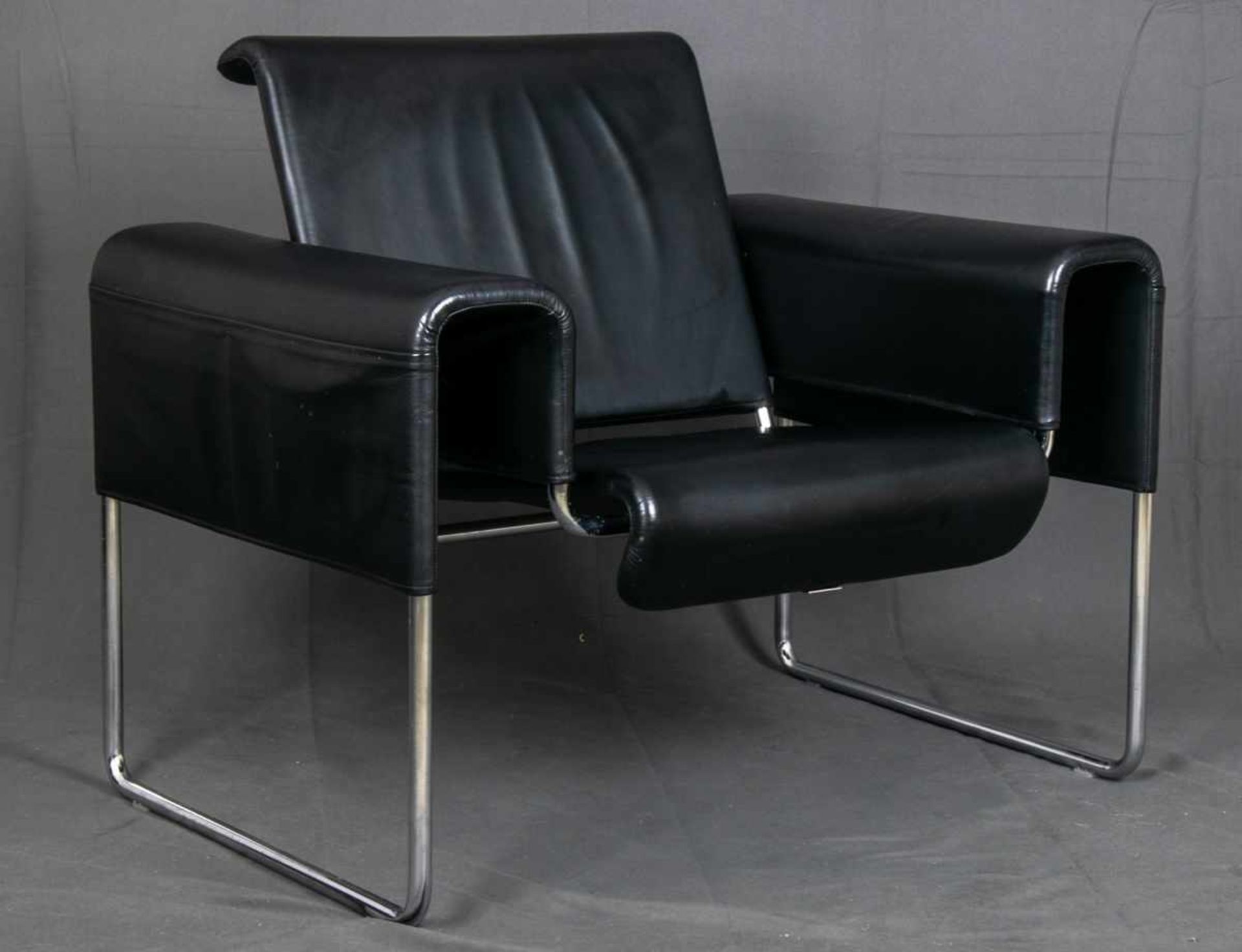 Lounge-Sessel "MOOD"-Design Studio 7.5, 2006. L & C ARNOLD, Stendal. Stahlrohrsessel mit schwarzer