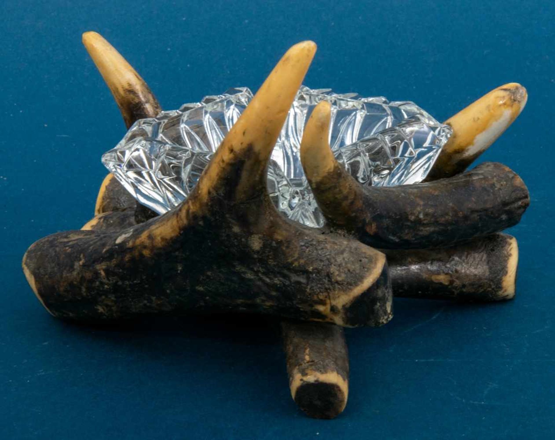 3teiliges "jagdlicher" Tischschmuck-Konvolut, bestehend aus einem Paar einflammiger "Zahn"- - Bild 4 aus 9