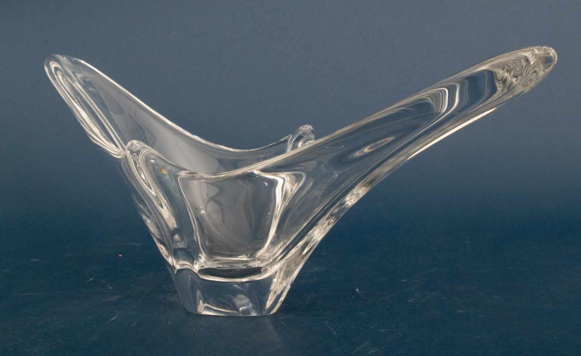 Große Glasschale "DAUM - FRANCE". Farbloses Kristallglas in exentrischer Formgebung. Länge ca. 60 - Bild 2 aus 7