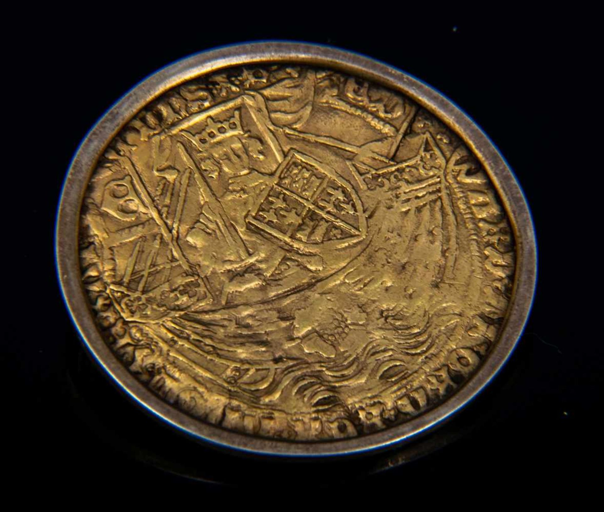GOLD RYAL / ROSE NOBLE - Goldmünze. England 15. - 17. Jhd., vorderseitig König mit Schwert, Schild &