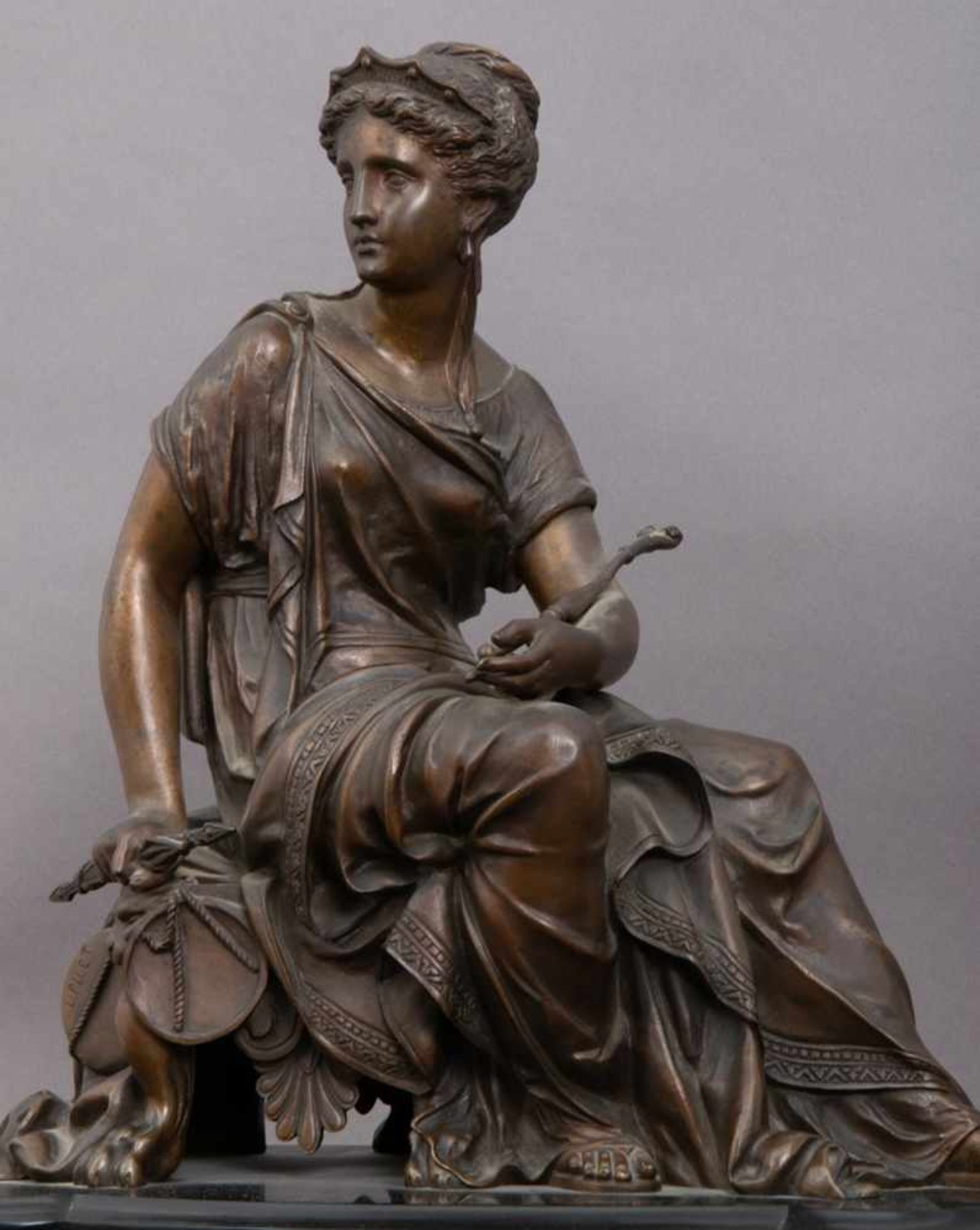 Dekorative Kaminuhr, Neoklassizismus um 1890, von römischer Göttin bekrönte Kaminuhr, schwarzes - Bild 5 aus 14