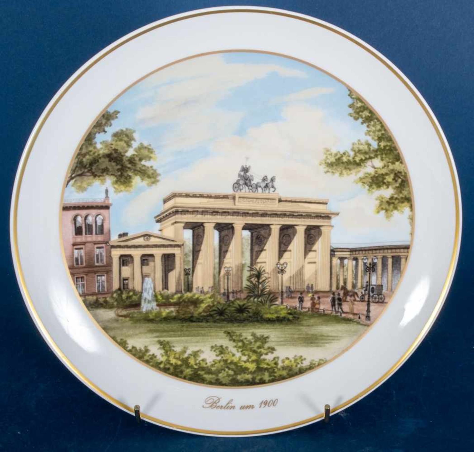 "Berlin um 1900" - Schauteller der KPM-Berlin, Weißporzellan mit polychrom bemaltem "Brandenburger