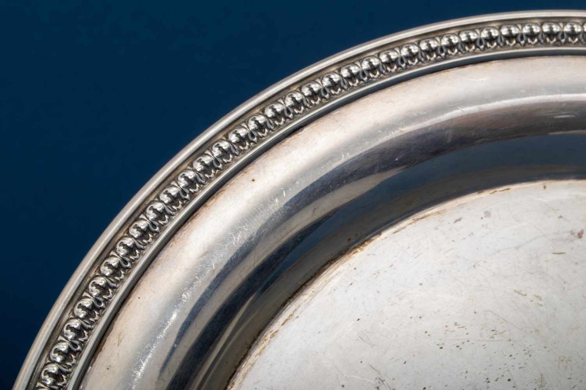 Runder Teller/Platte, Durchmesser ca. 25,5 cm, 925er Sterlingsilber, ca. 340 gr.- - -20.00 % buyer's - Bild 2 aus 7
