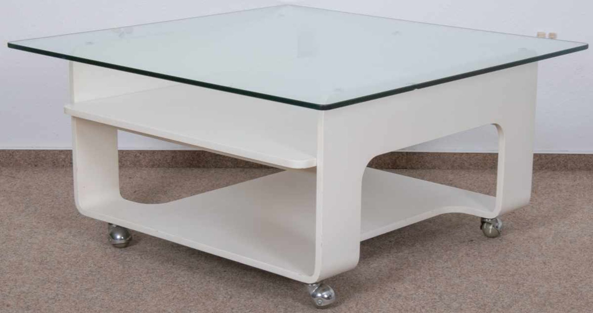 Couchtisch der 1960er/70er Jahre, weiß lackiertes Tischgestell aus gebogenem Holz(?), auf Rollen, - Image 3 of 9