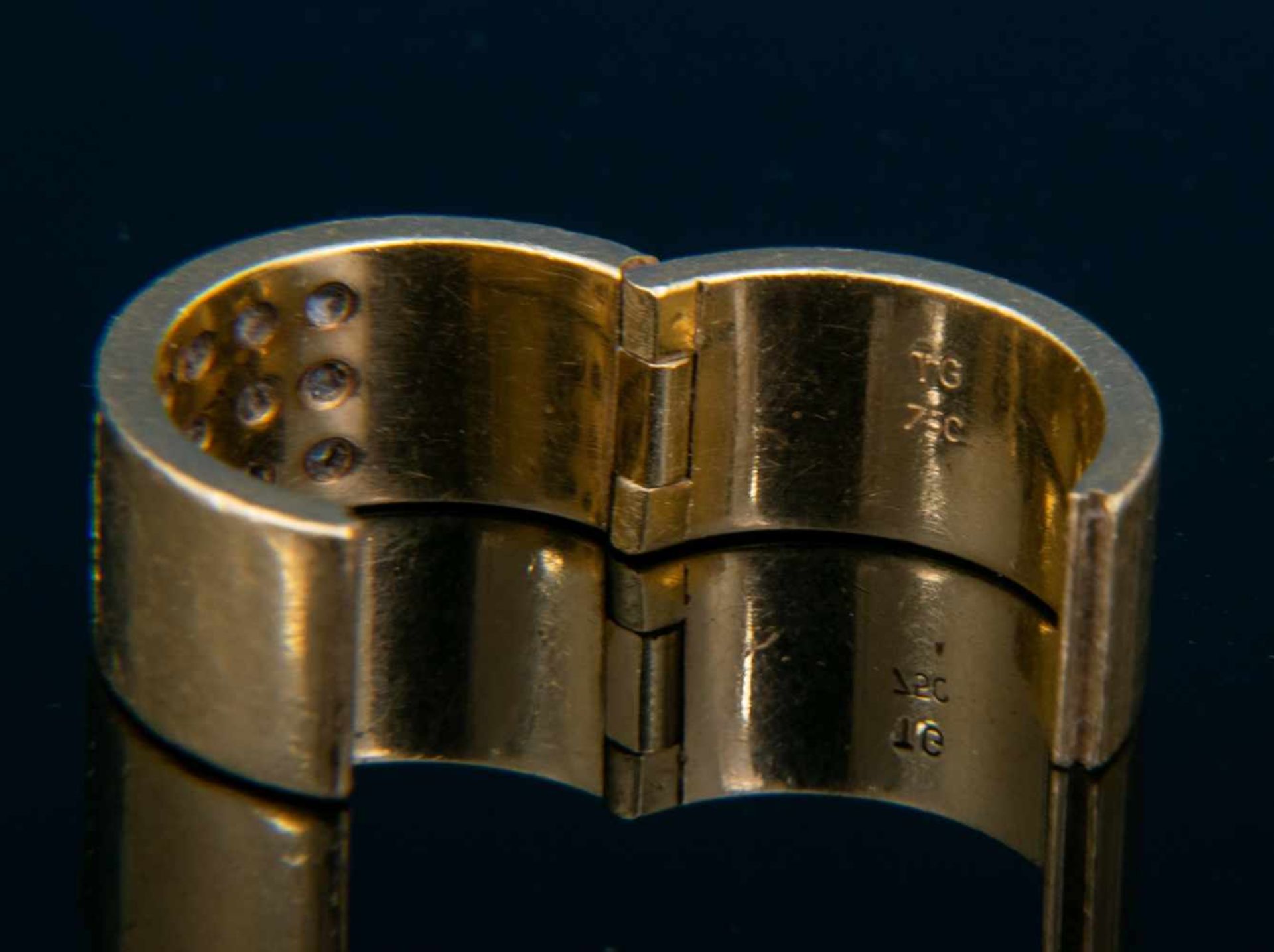 Massiver 750er Gelbgold-Unisex-Ring mit raffinierter, scharnierter Fassung, gestempelt "750 - TG", - Bild 6 aus 10