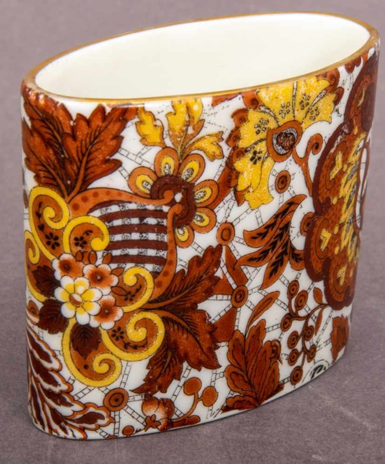 Zweiteiliges Tischvasenset "Schoenau". Elfenbeinfarbenes Porzellan mit abstraktem Floralmuster in - Image 7 of 8