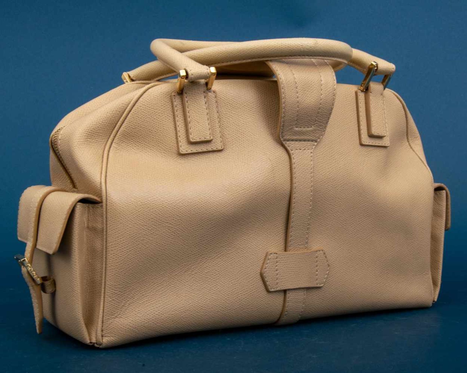 "Loewe" - modische, querformatige Handtasche des spanischen Labels. Formschöne Tasche mit 2 - Bild 6 aus 16