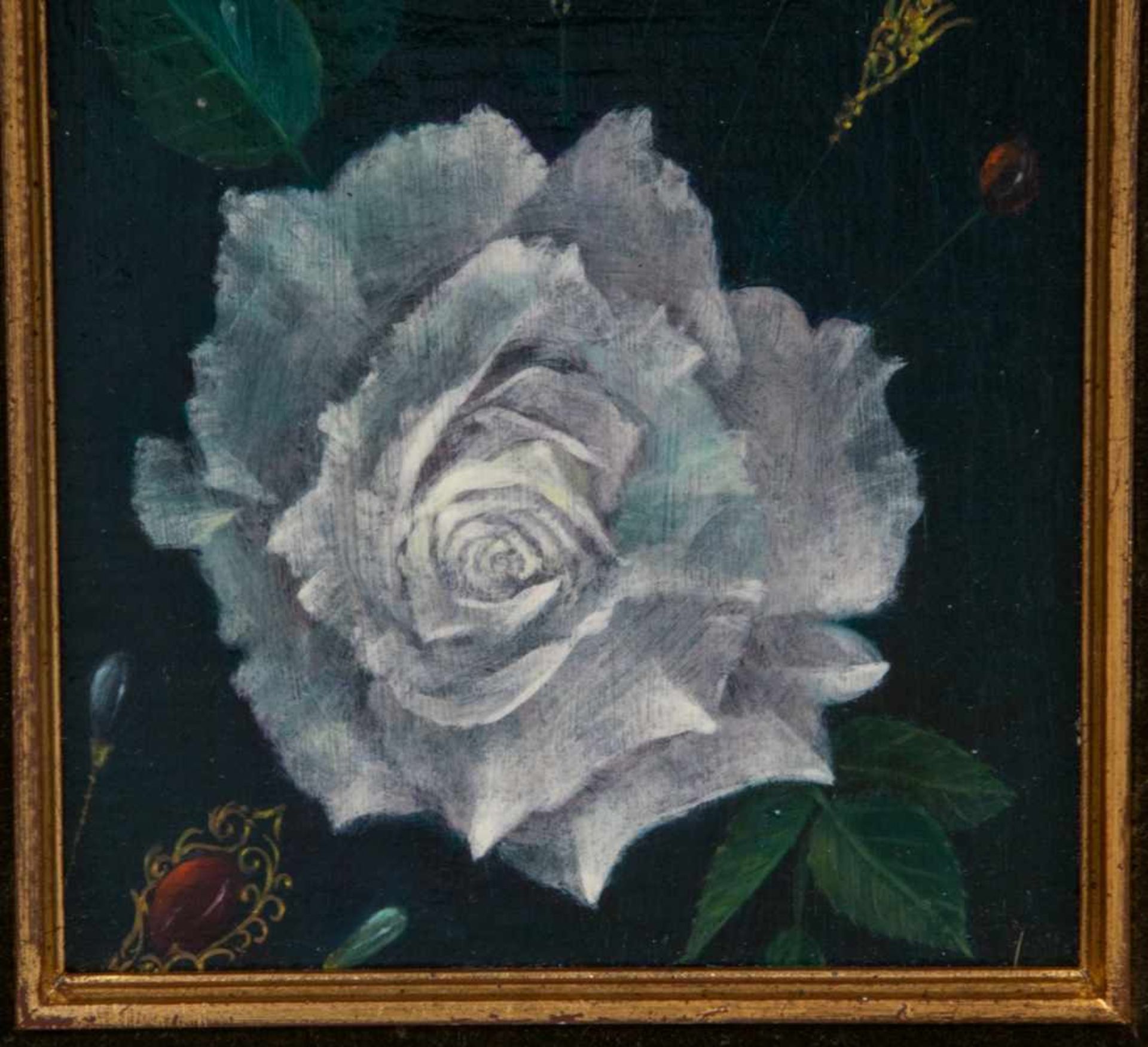 "Surrealistische Komposition mit Rose & tropfenförmigen Kettenanhängern". Gemälde, Öl auf Platte, - Bild 3 aus 4
