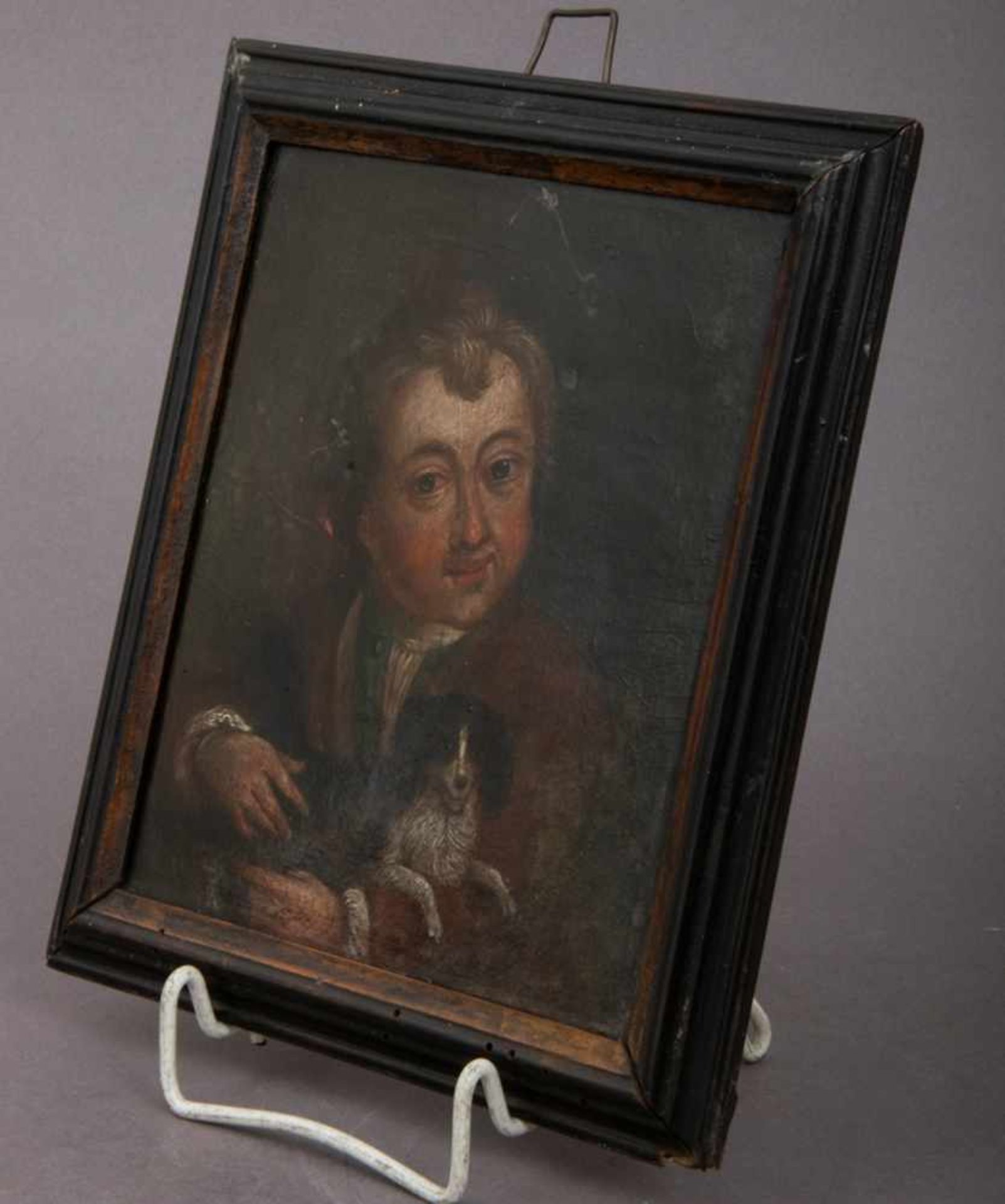"Junger Mann mit Hündchen", Öl auf Holztafel, ca. 16,5 x 14 cm, rückseitig mit Tinte bez.: von "H. - Bild 3 aus 5