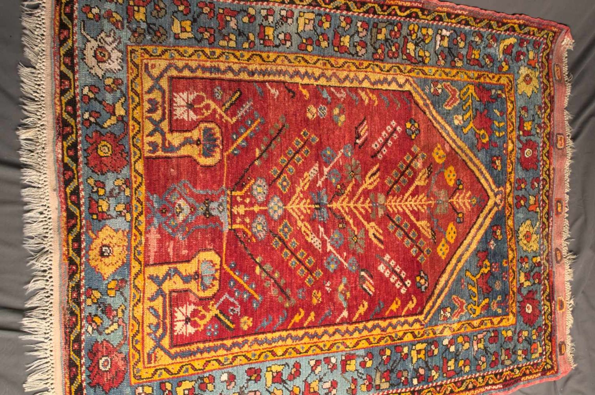 Antiker anatolischer KULA - Gebetsteppich, Türkei 19./20.Jhdt., ca. 130 x104 cm, stellenweise alt - Bild 4 aus 10