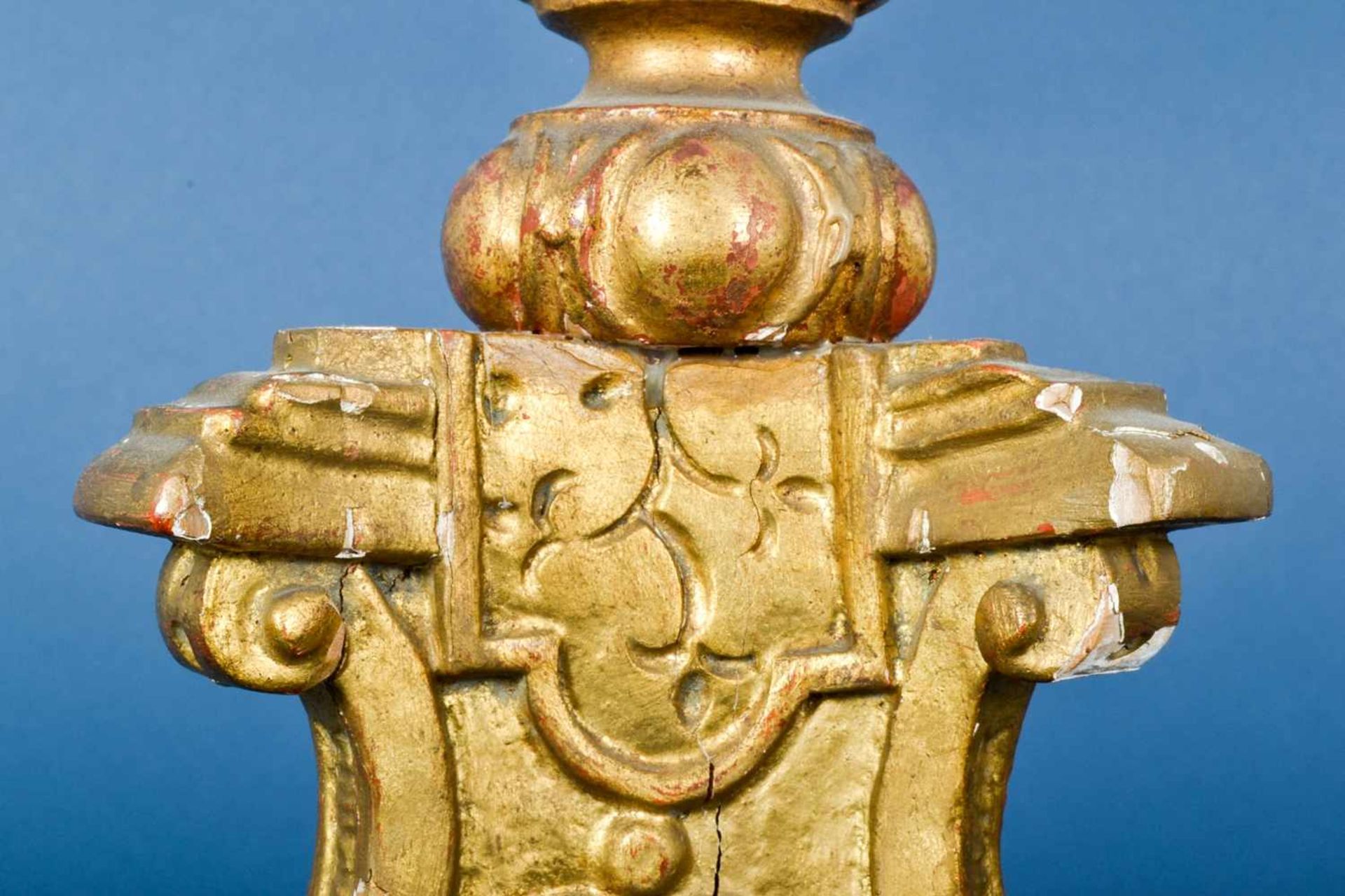 Einflammiger Kerzenleuchter, Barock, 18. Jhd., Holz geschnitzt & vergoldet, Höhe inkl. Tropfteller - Bild 10 aus 10