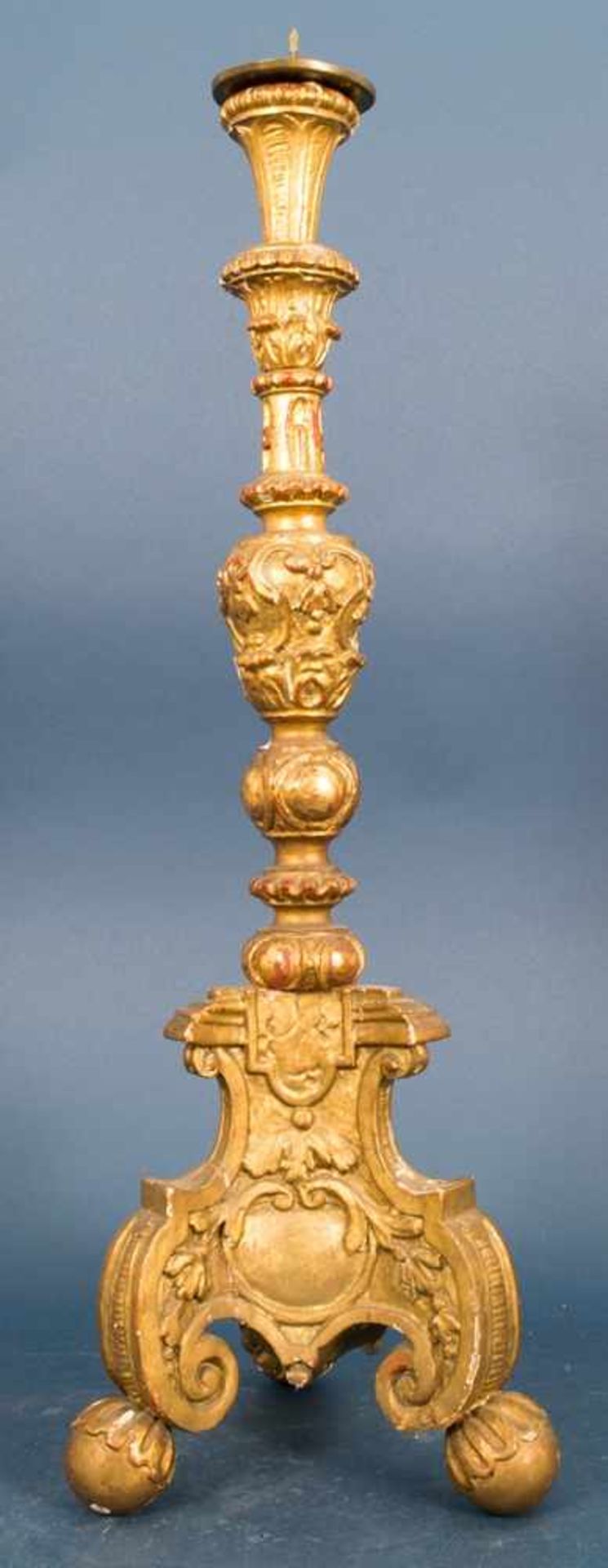 Einflammiger Kerzenleuchter, Barock, 18. Jhd., Holz geschnitzt & vergoldet, Höhe inkl. Tropfteller - Bild 2 aus 10