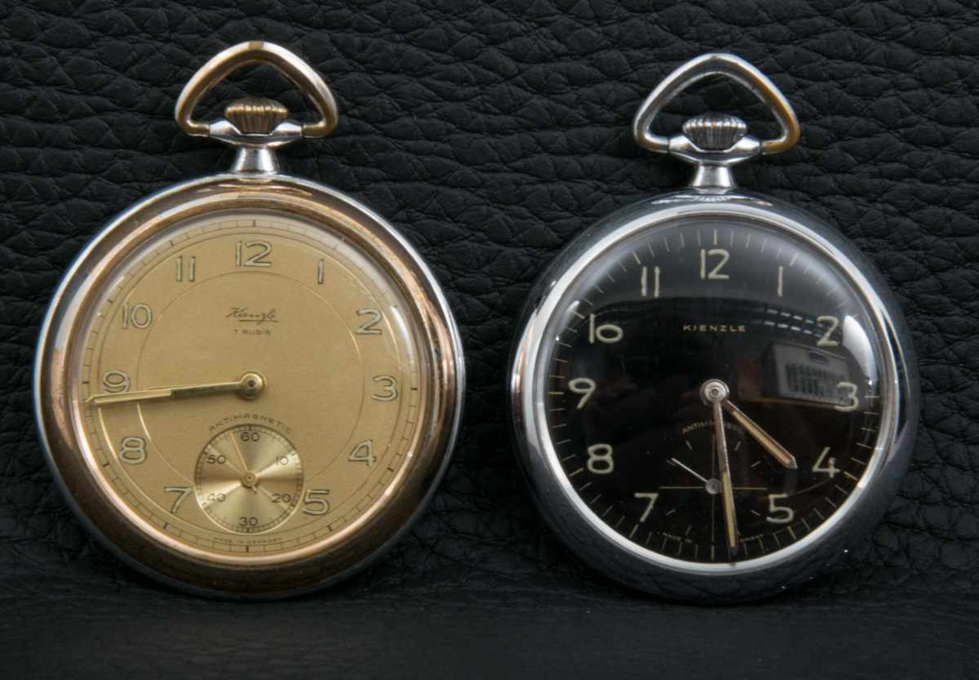 Zwei Kienzle Taschenuhren der 1920er/30er Jahre. Stahlgehäuse. Optisch schöner Erhalt. Ungeprüft.